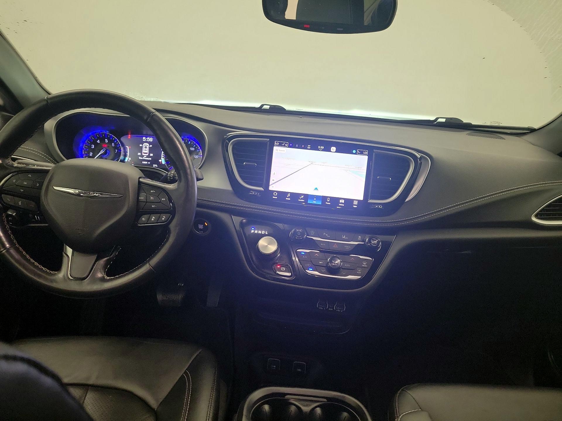 Thumbnail: 2021 Chrysler Pacifica - 9