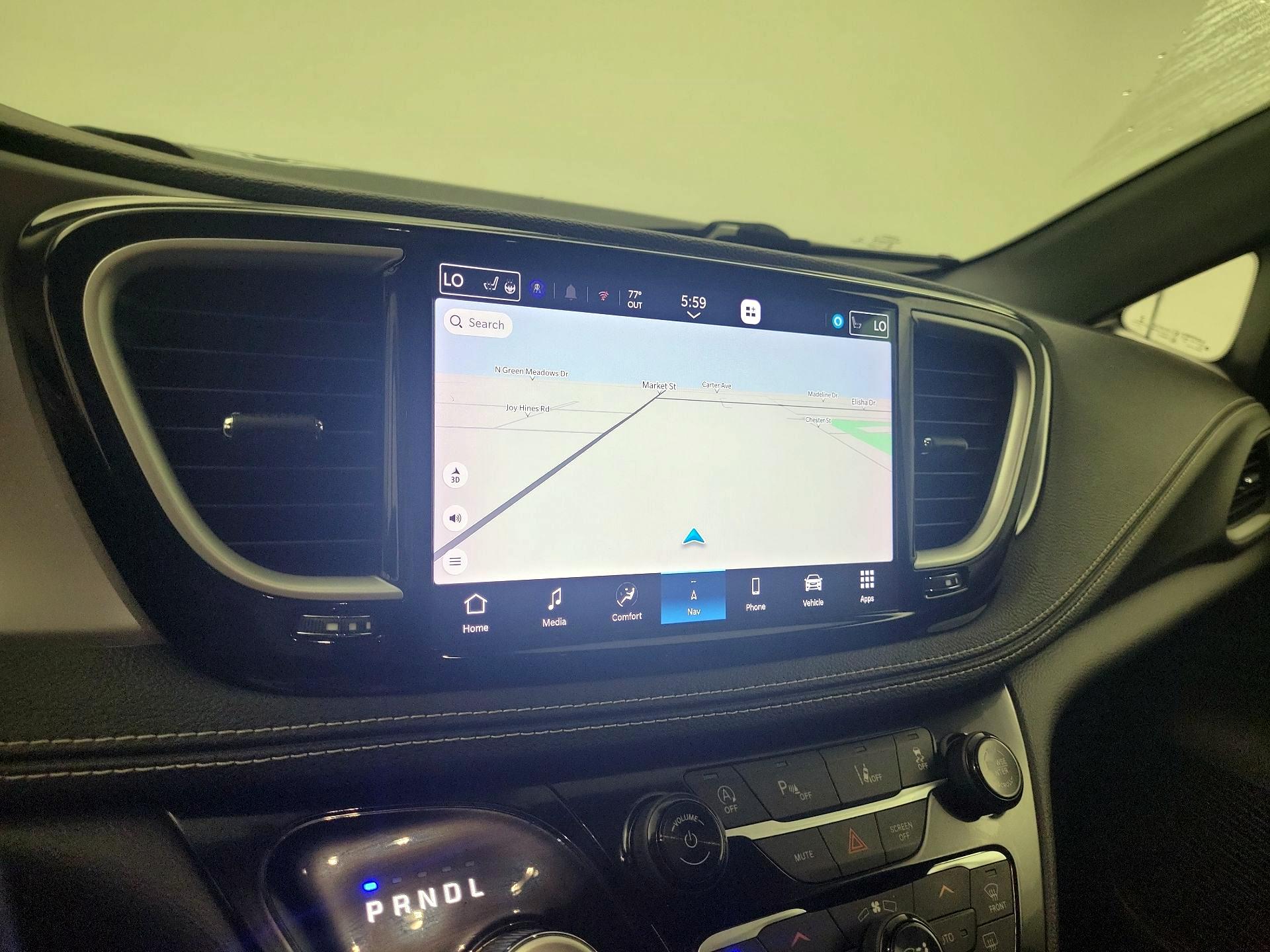 Thumbnail: 2021 Chrysler Pacifica - 14