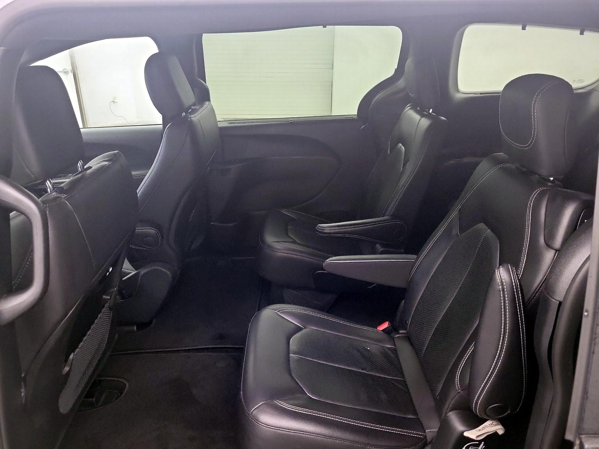 Thumbnail: 2021 Chrysler Pacifica - 20