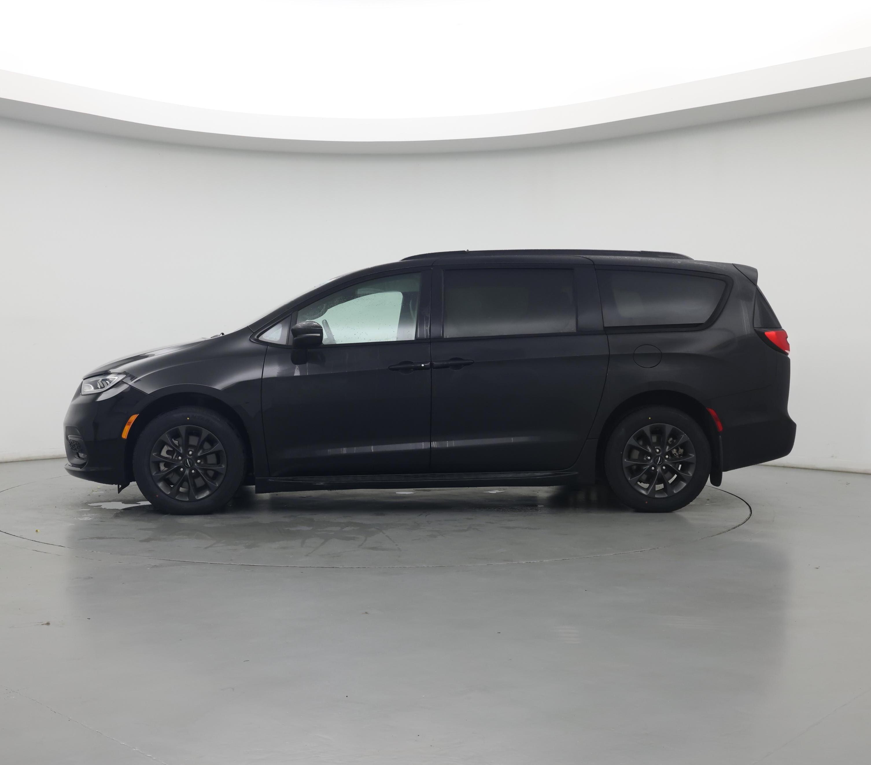 Thumbnail: 2021 Chrysler Pacifica - 3