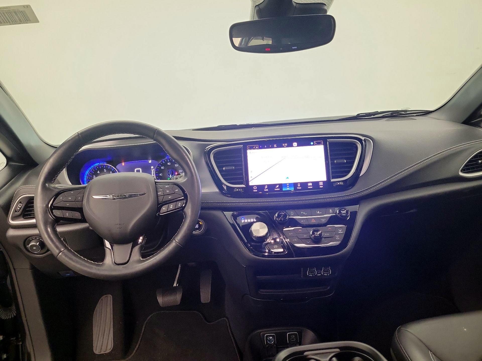 Thumbnail: 2021 Chrysler Pacifica - 9