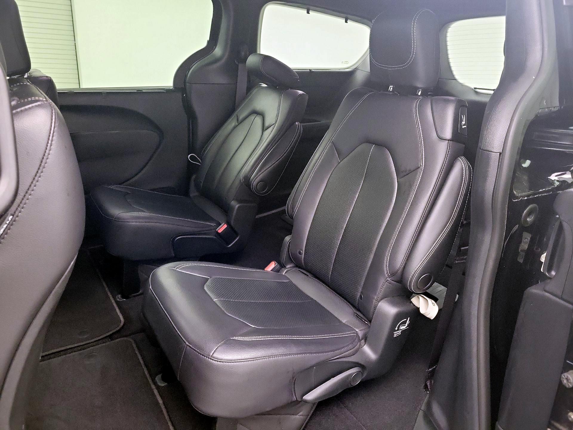 Thumbnail: 2021 Chrysler Pacifica - 20
