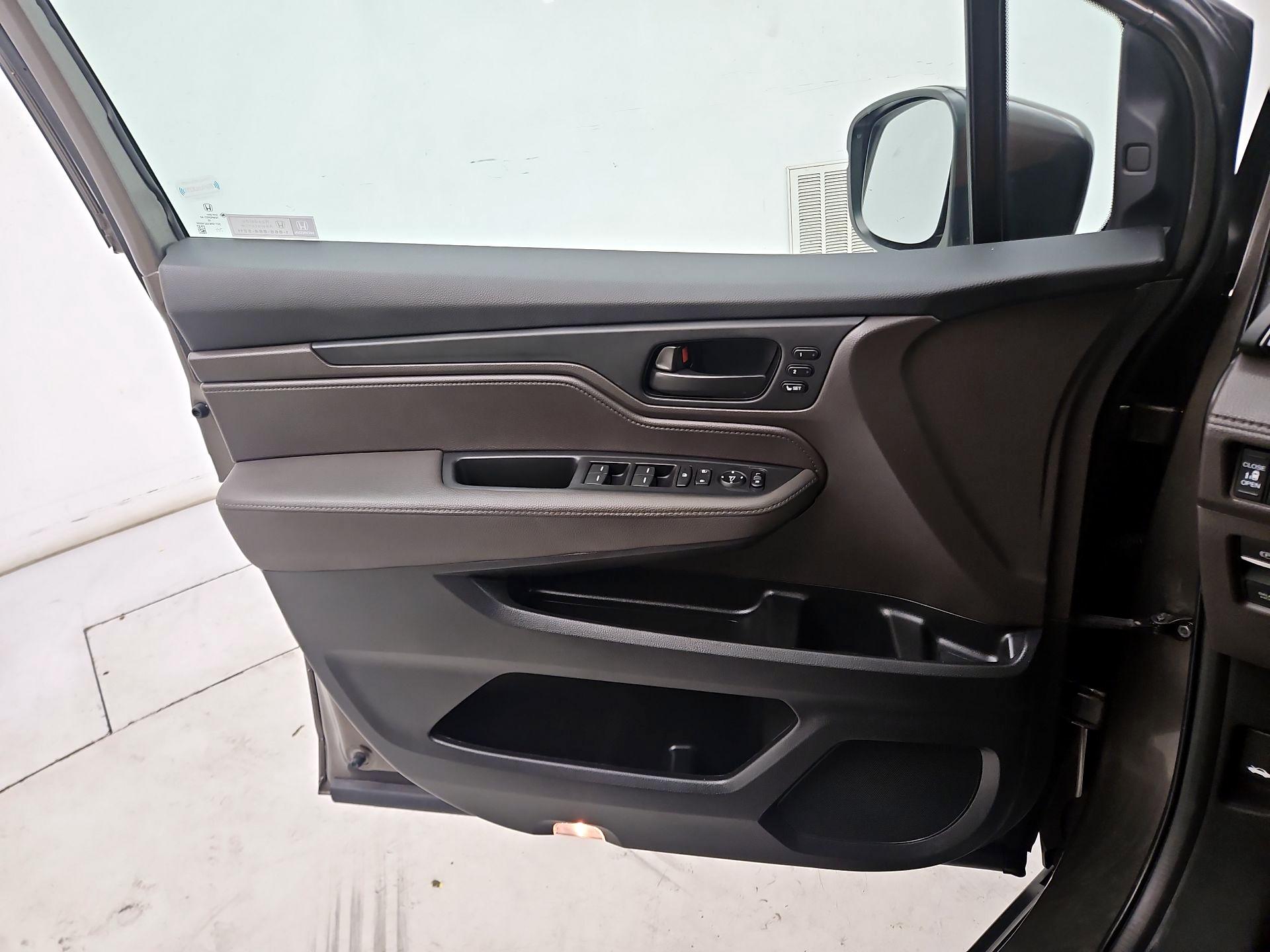 Thumbnail: 2022 Honda Odyssey - 12