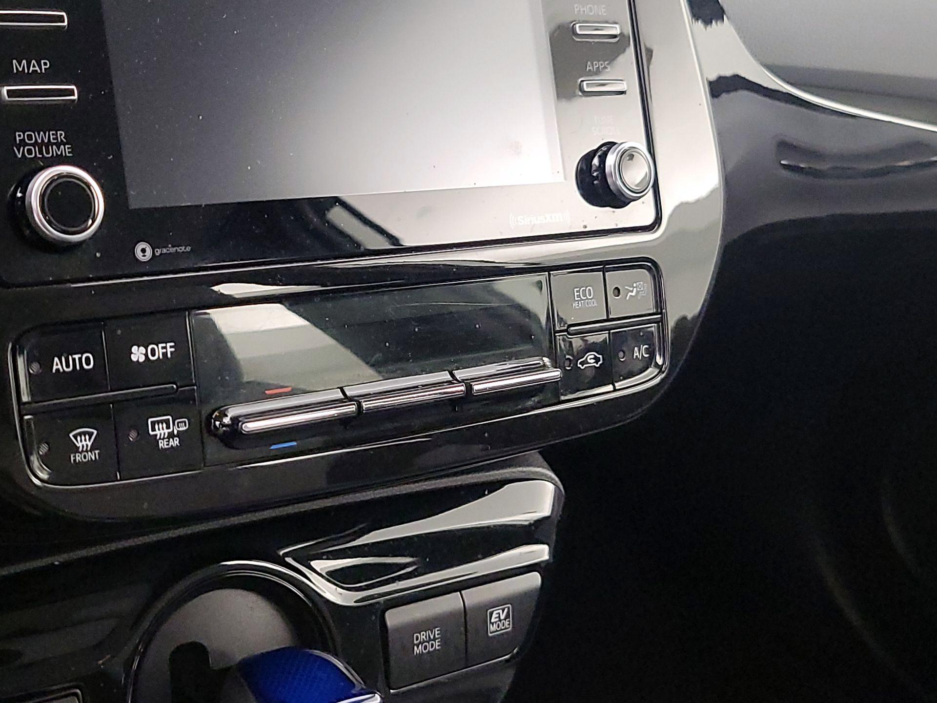 Thumbnail: 2021 Toyota Prius - 16