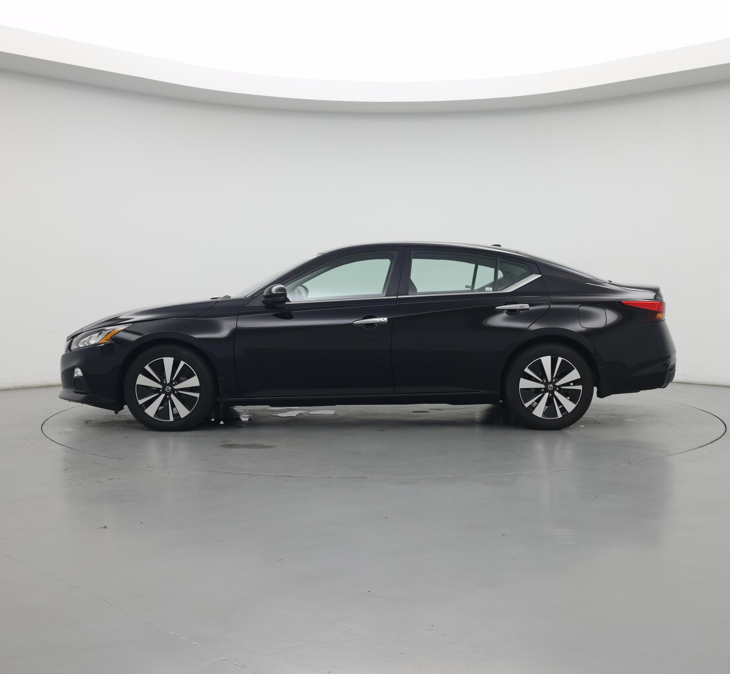Thumbnail: 2022 Nissan Altima - 3