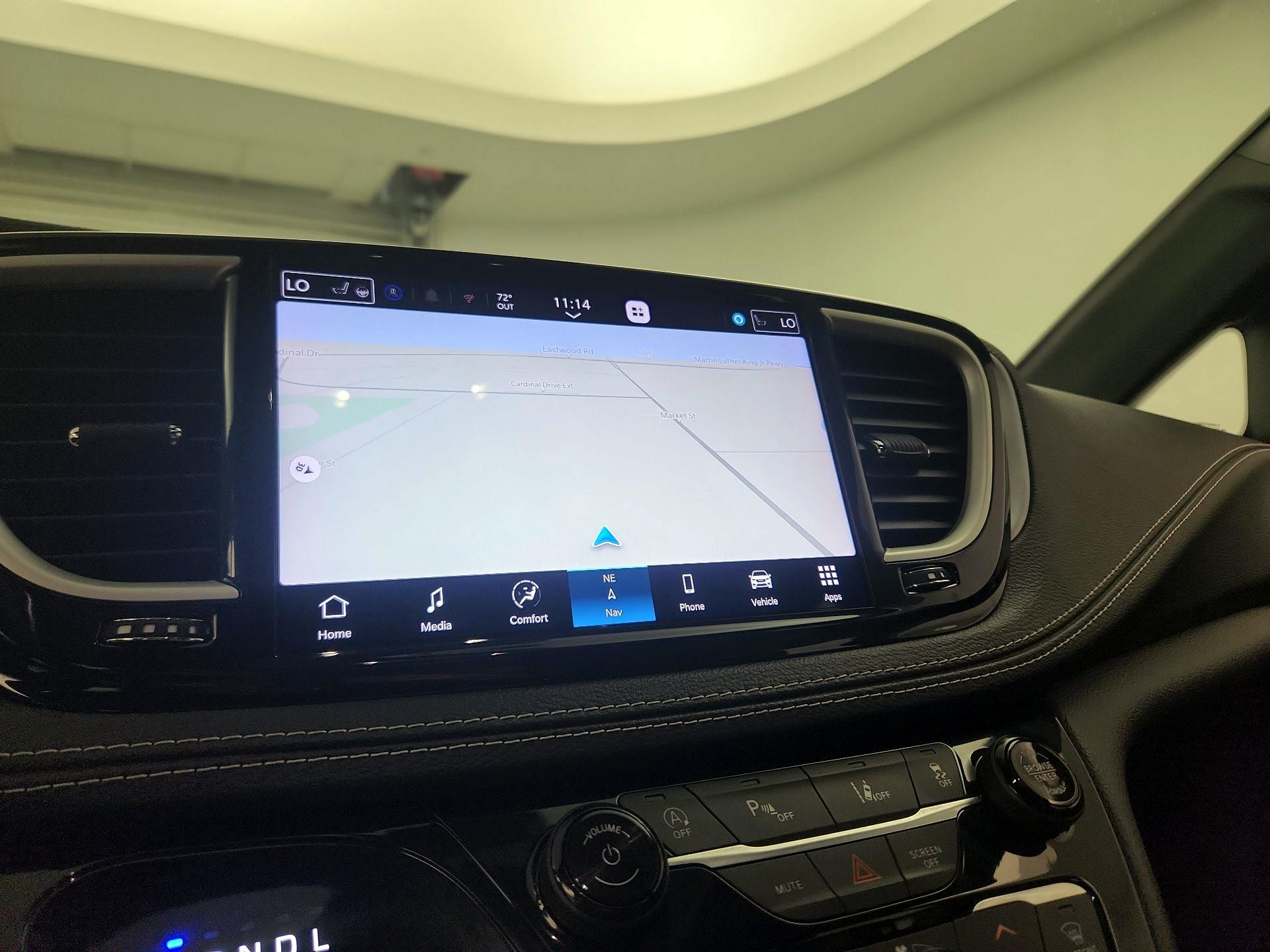 Thumbnail: 2021 Chrysler Pacifica - 14