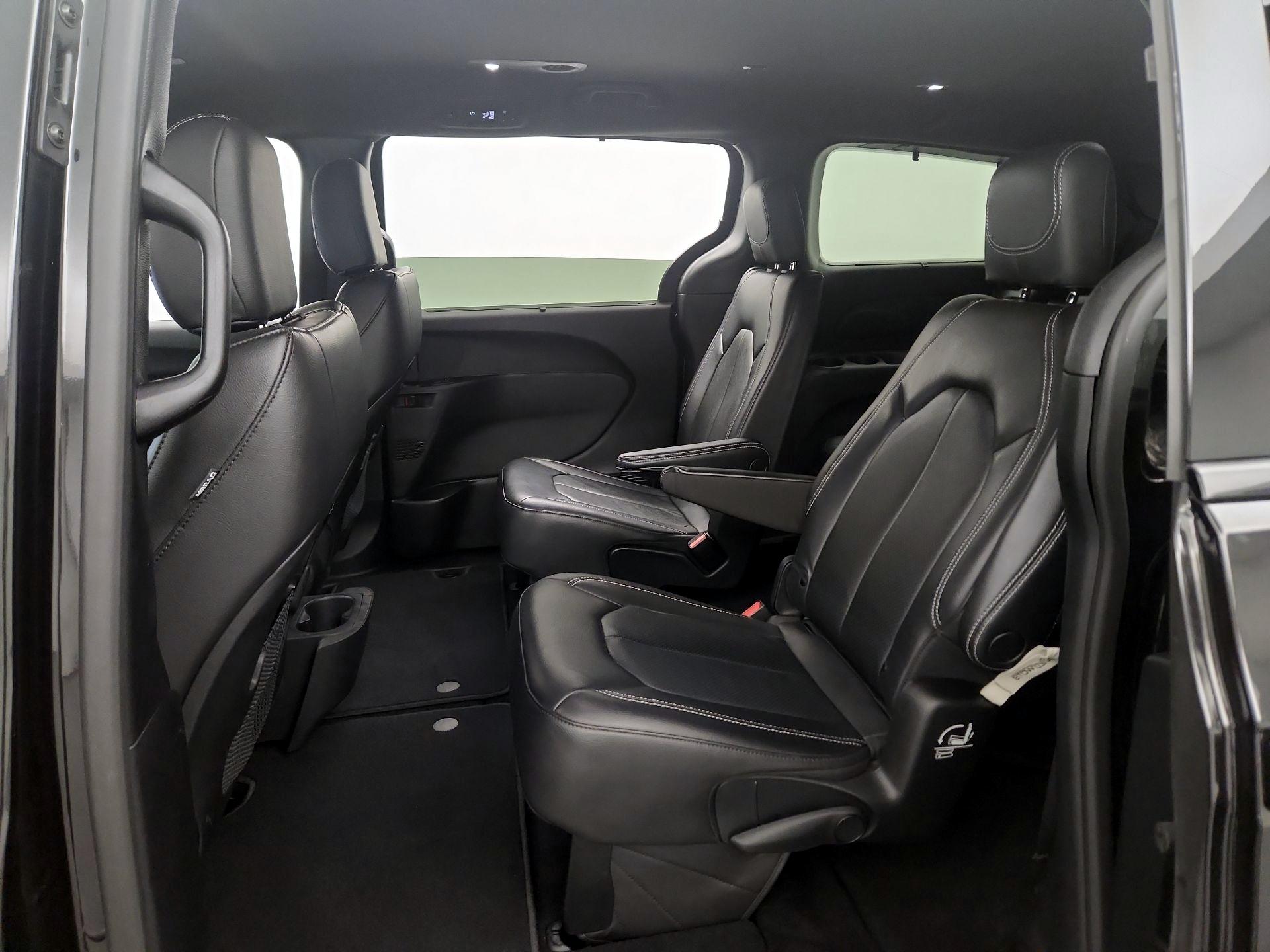 Thumbnail: 2021 Chrysler Pacifica - 20