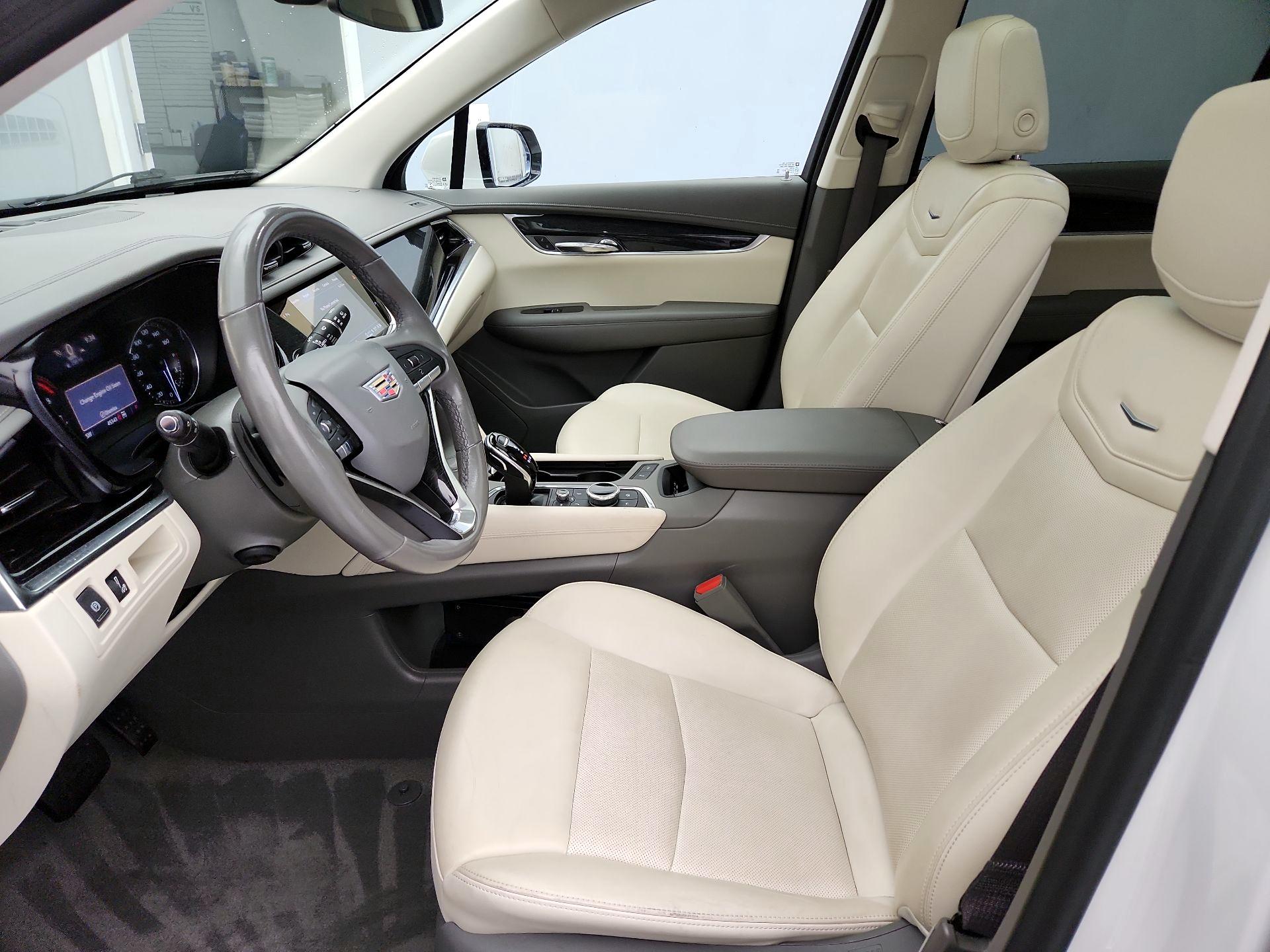 Thumbnail: 2022 Cadillac XT6 - 11