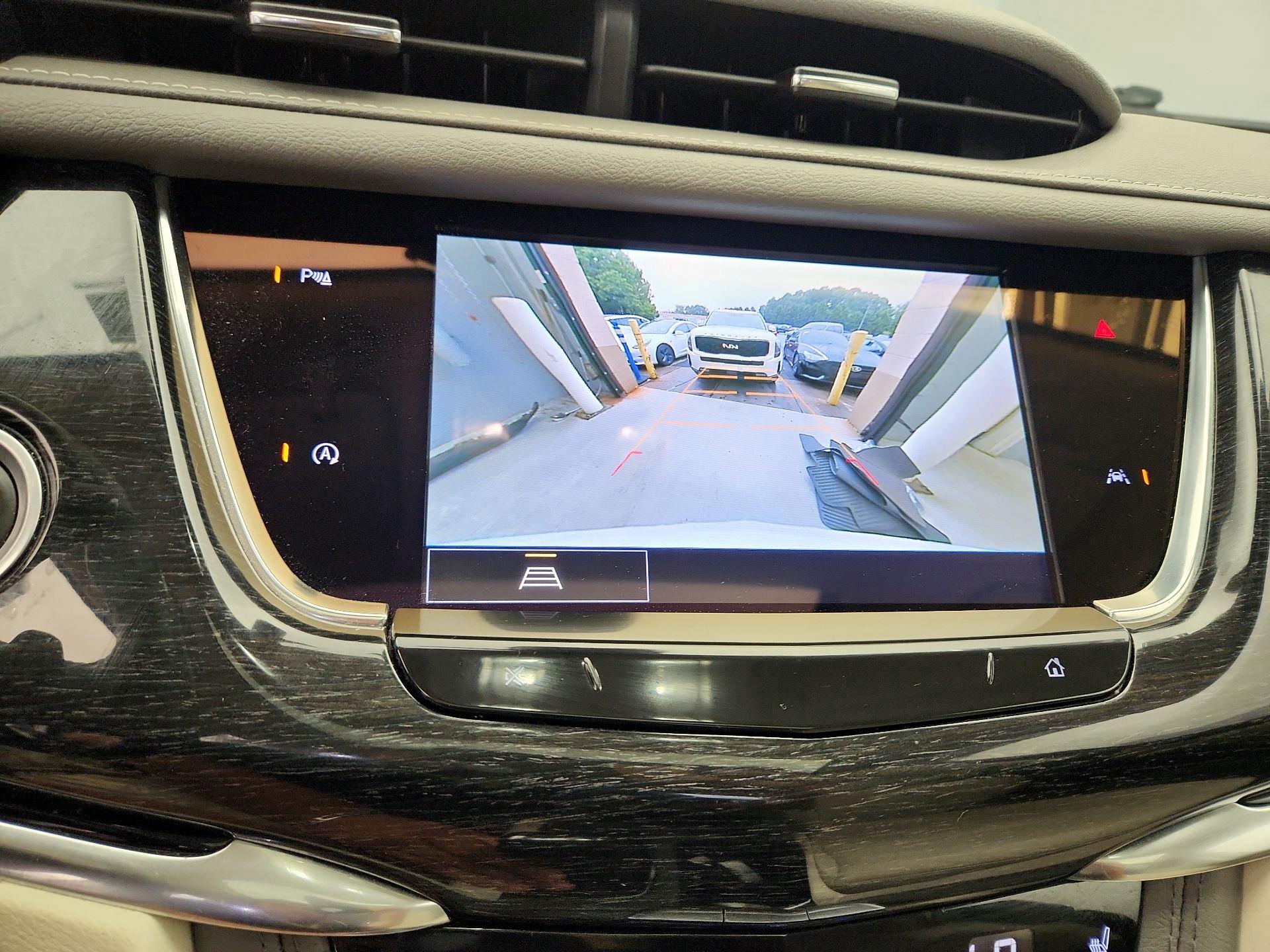 Thumbnail: 2022 Cadillac XT6 - 14