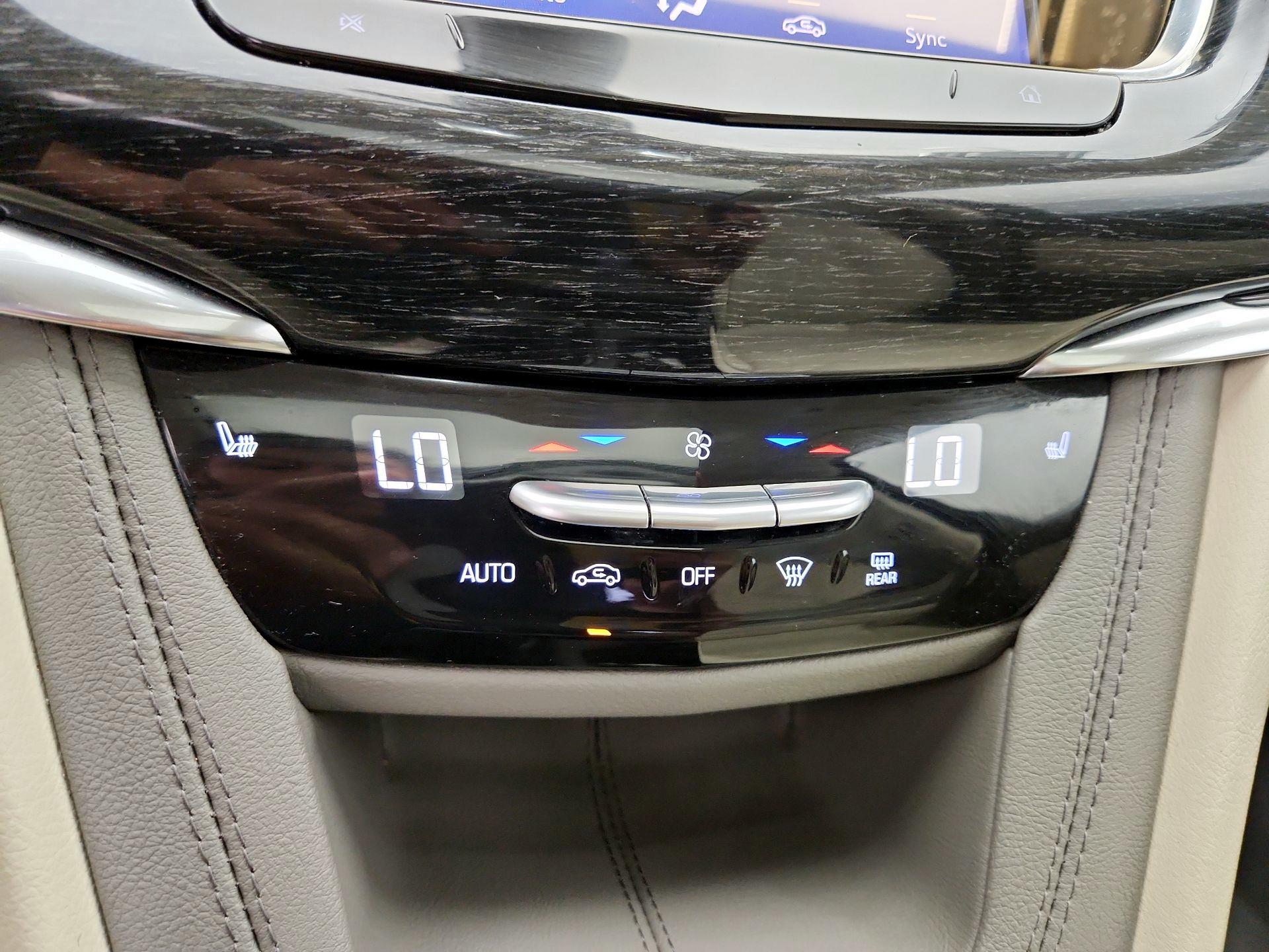 Thumbnail: 2022 Cadillac XT6 - 16