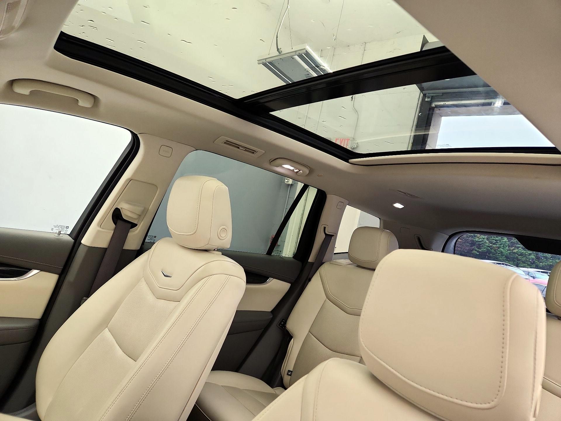Thumbnail: 2022 Cadillac XT6 - 19