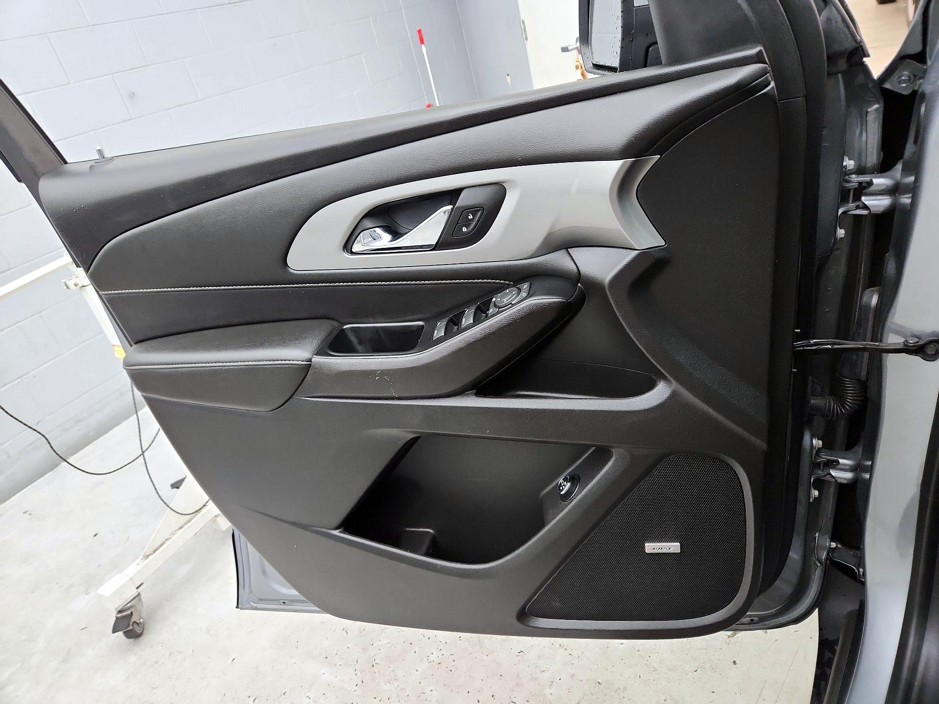 Thumbnail: 2023 Chevrolet Traverse - 12