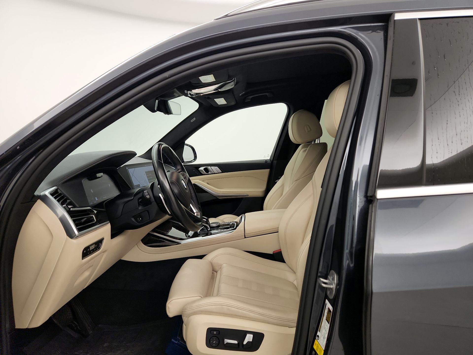Thumbnail: 2021 BMW X7 - 11