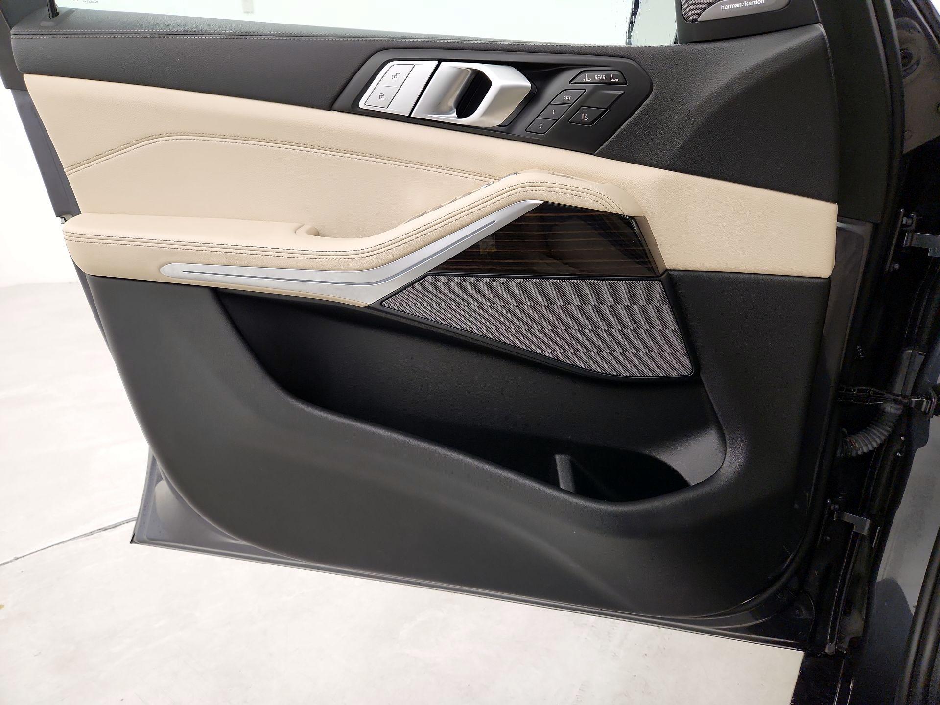 Thumbnail: 2021 BMW X7 - 12