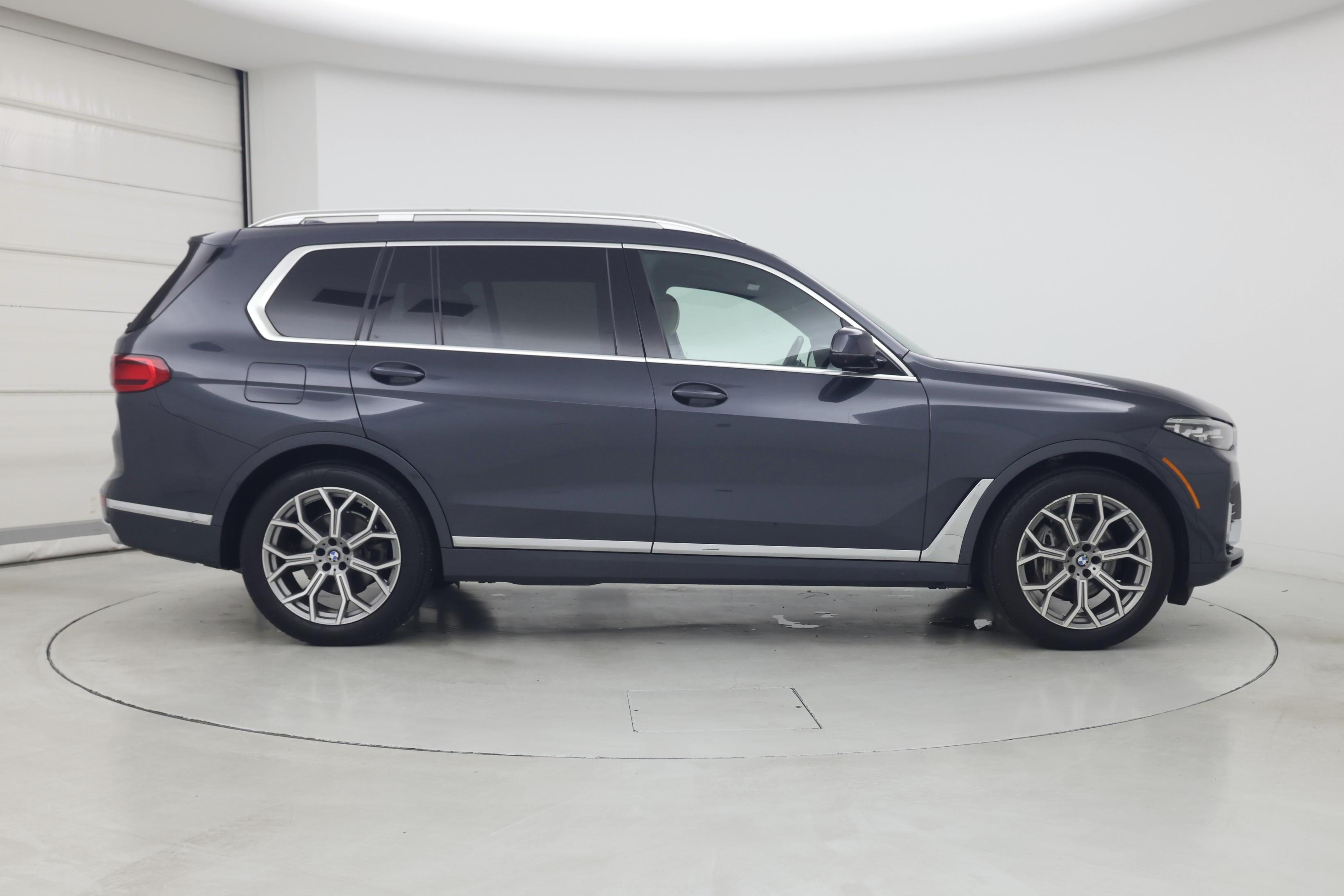 Thumbnail: 2021 BMW X7 - 7