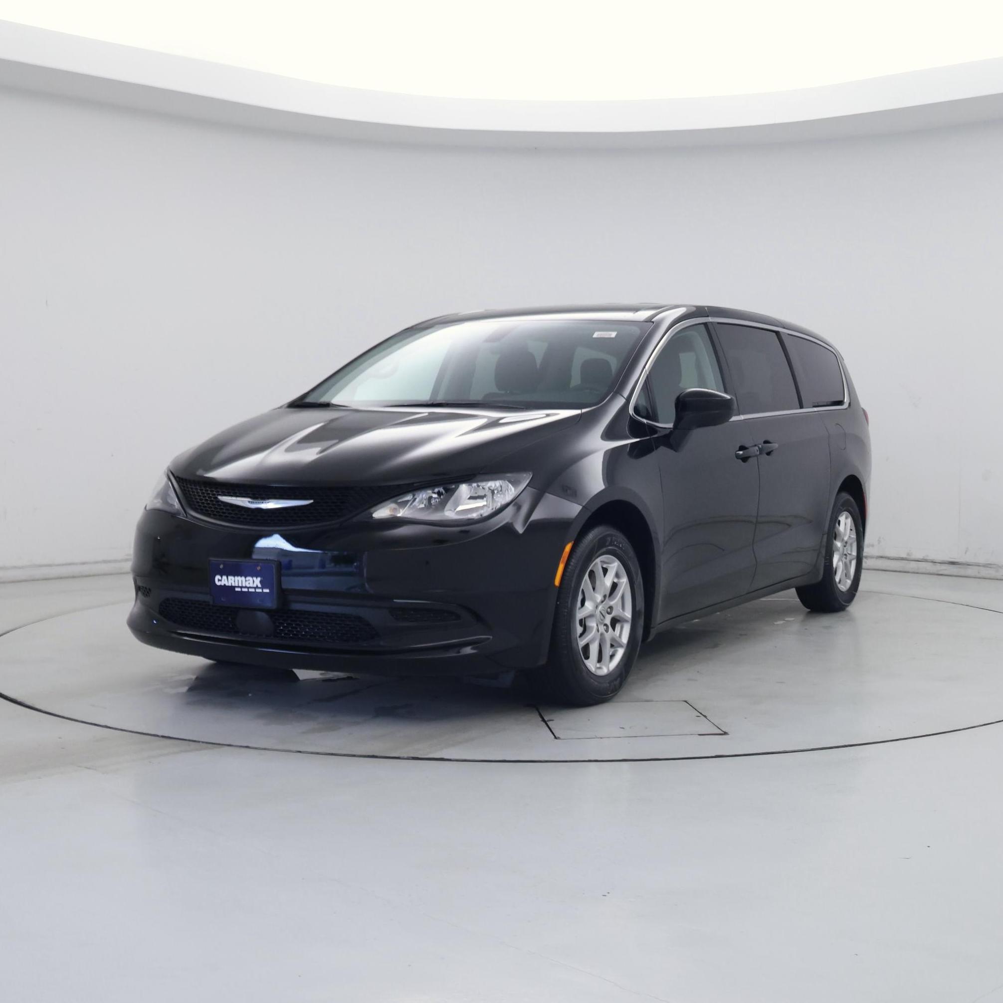 Thumbnail: 2022 Chrysler Voyager - 4