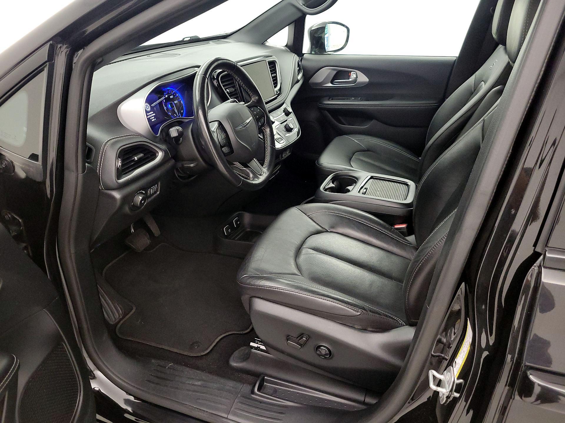 Thumbnail: 2021 Chrysler Pacifica - 11