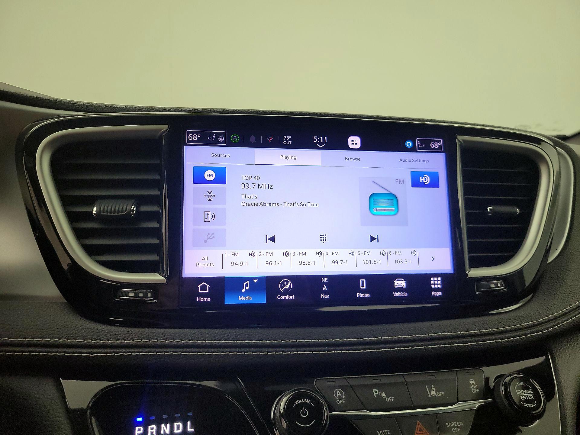 Thumbnail: 2021 Chrysler Pacifica - 16