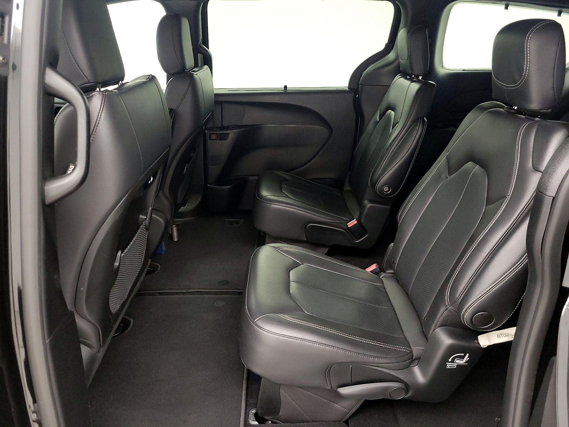Thumbnail: 2021 Chrysler Pacifica - 20