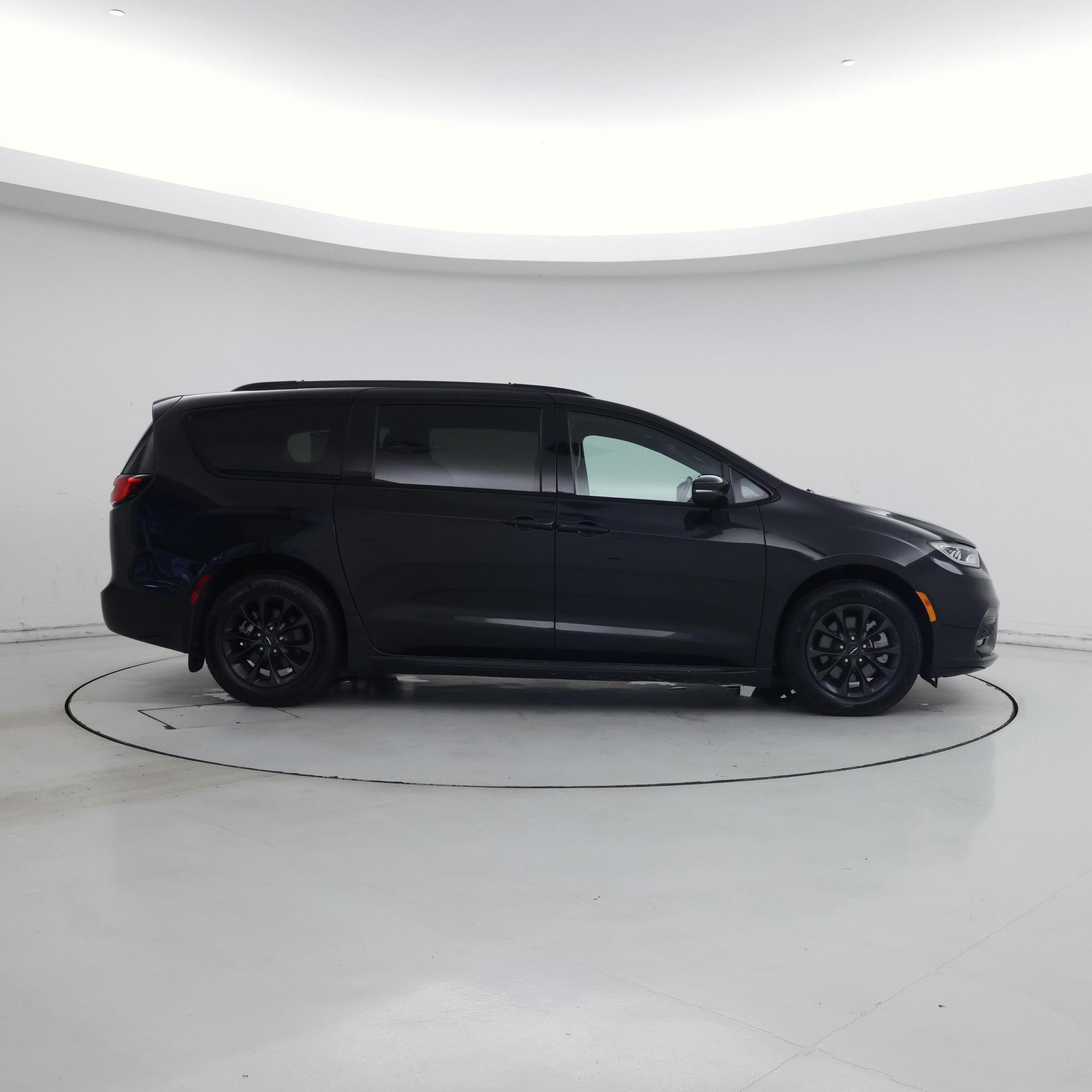 Thumbnail: 2021 Chrysler Pacifica - 7