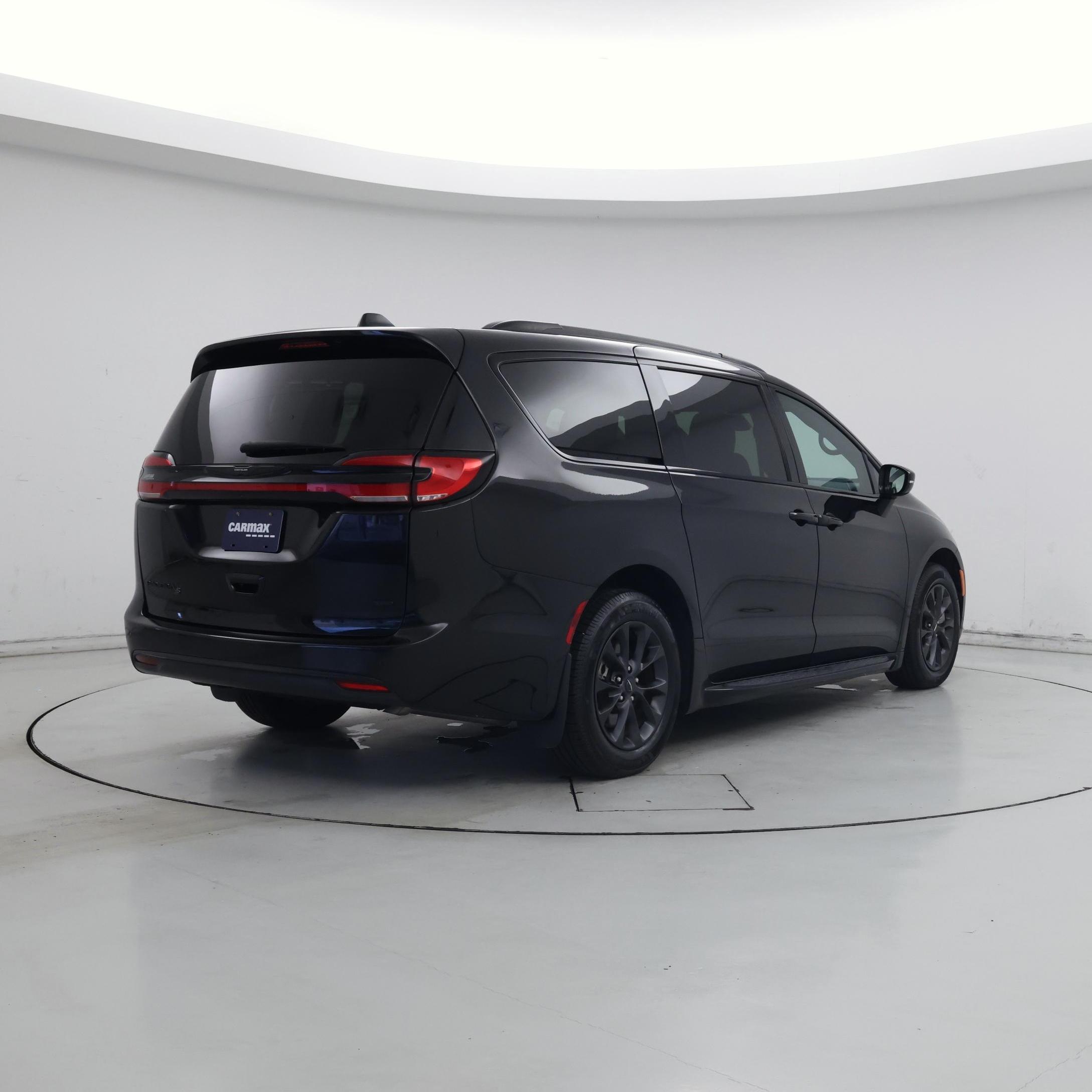 Thumbnail: 2021 Chrysler Pacifica - 8