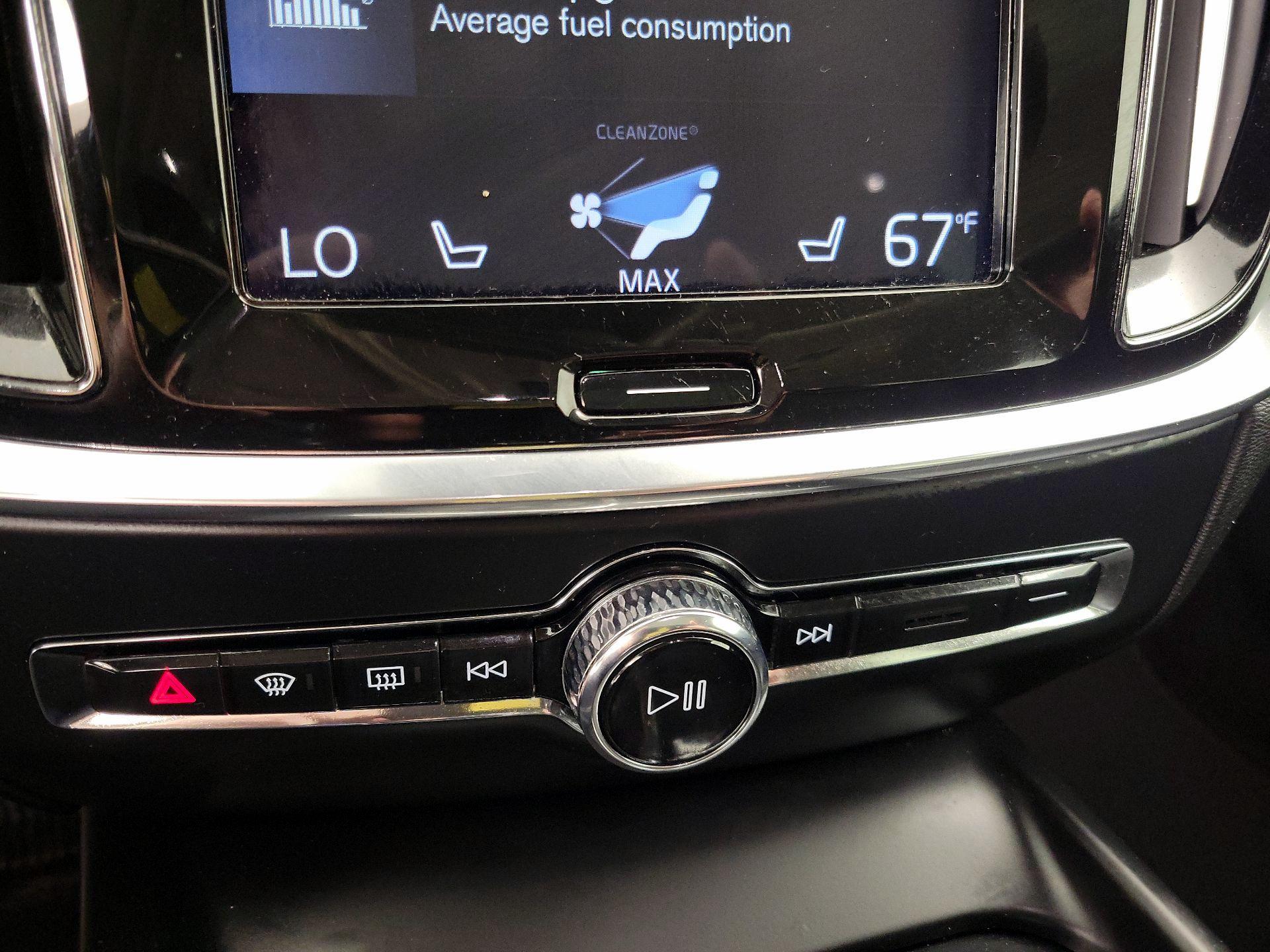 Thumbnail: 2020 Volvo S60 - 17