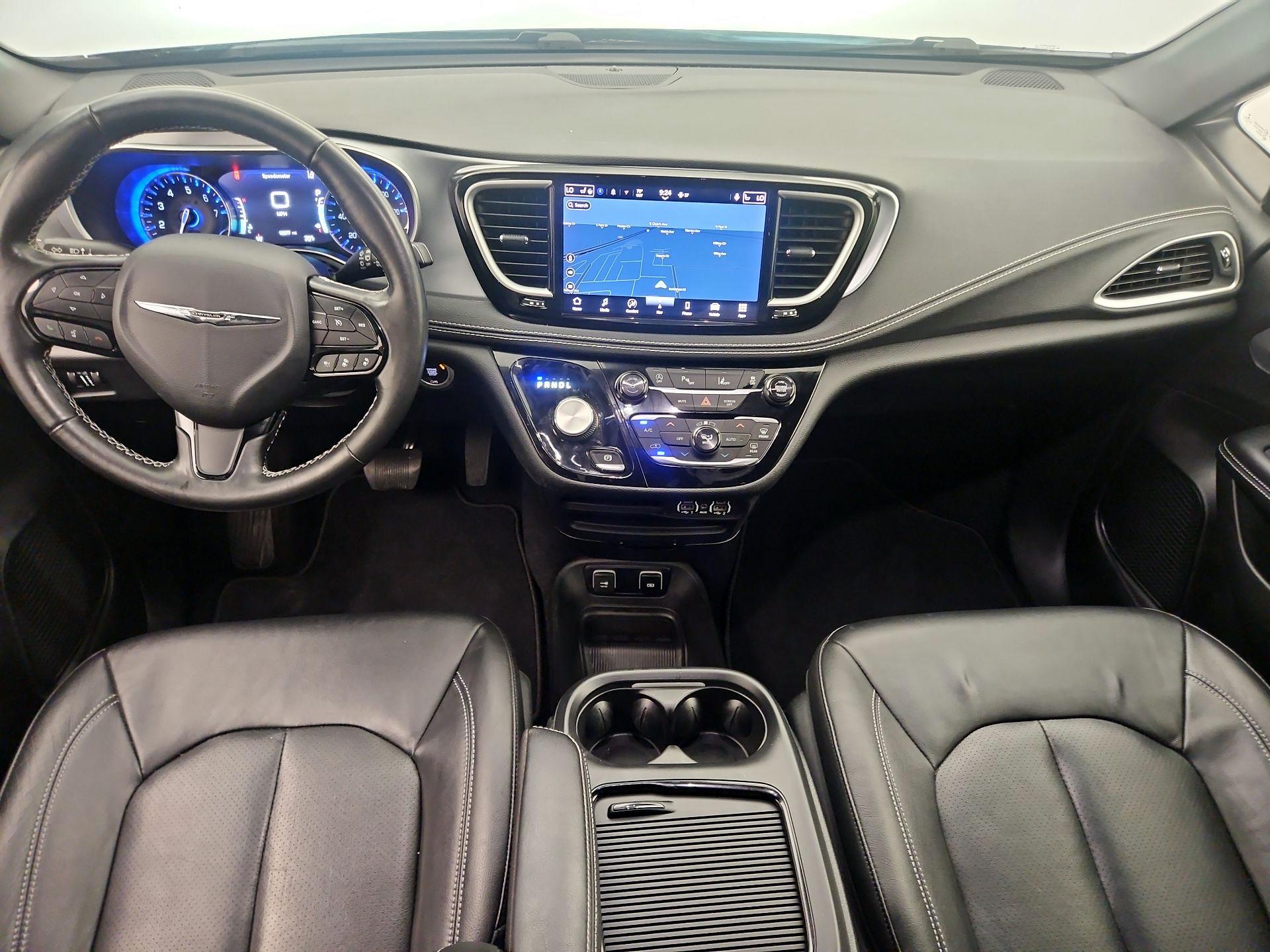 Thumbnail: 2021 Chrysler Pacifica - 9