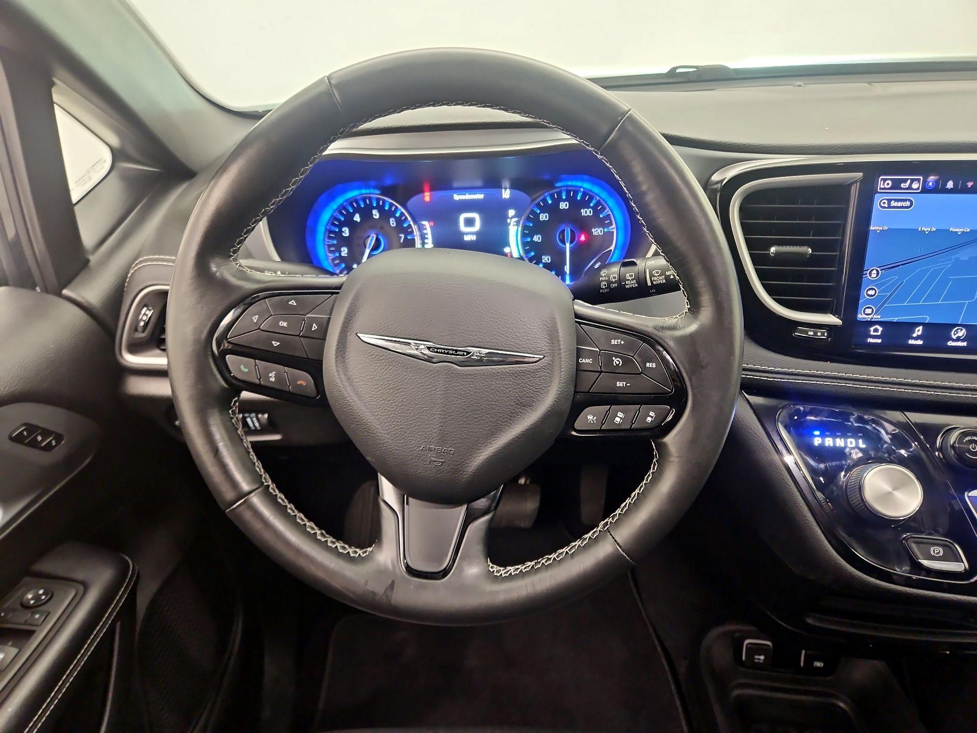 Thumbnail: 2021 Chrysler Pacifica - 10