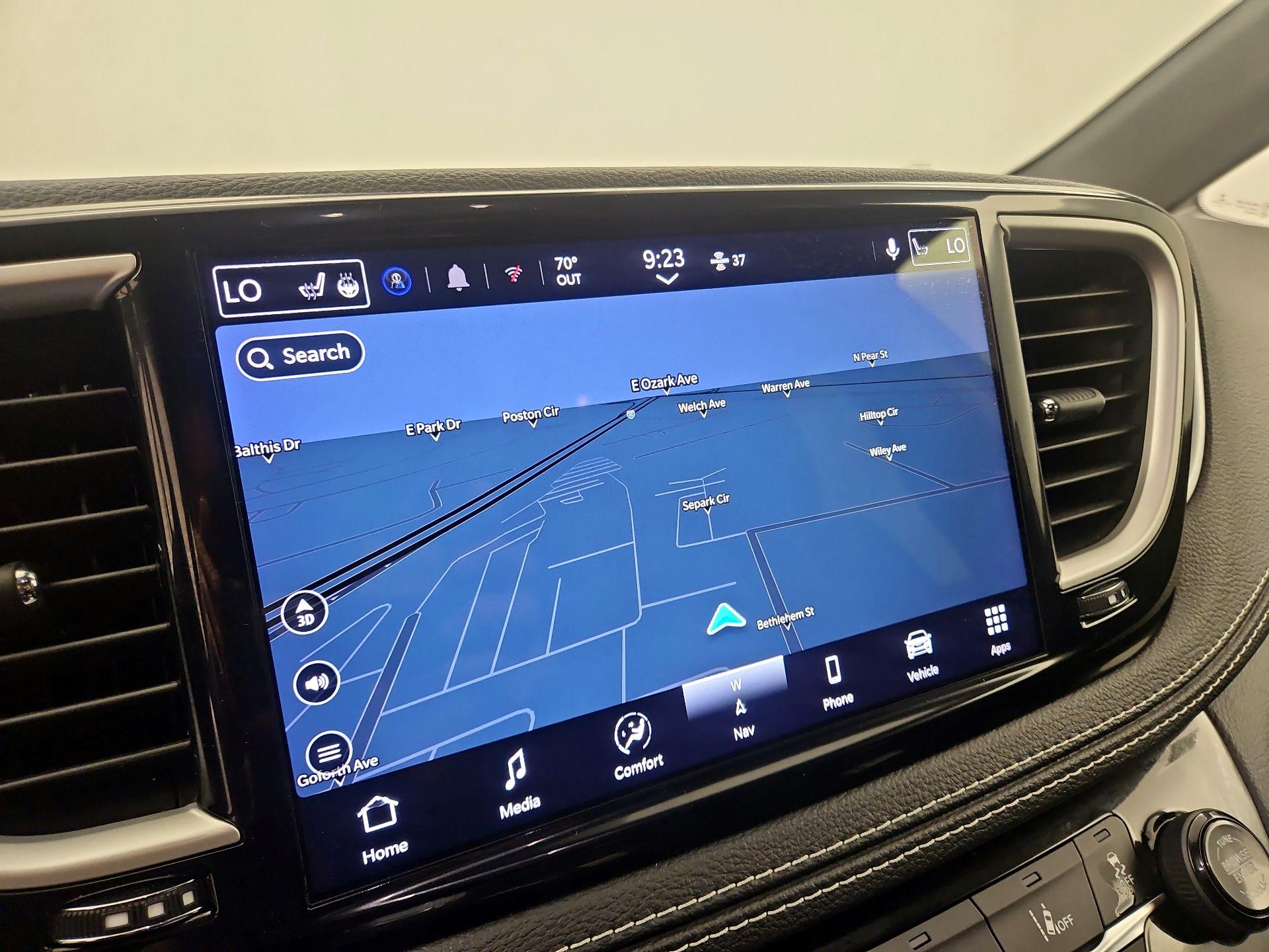 Thumbnail: 2021 Chrysler Pacifica - 14