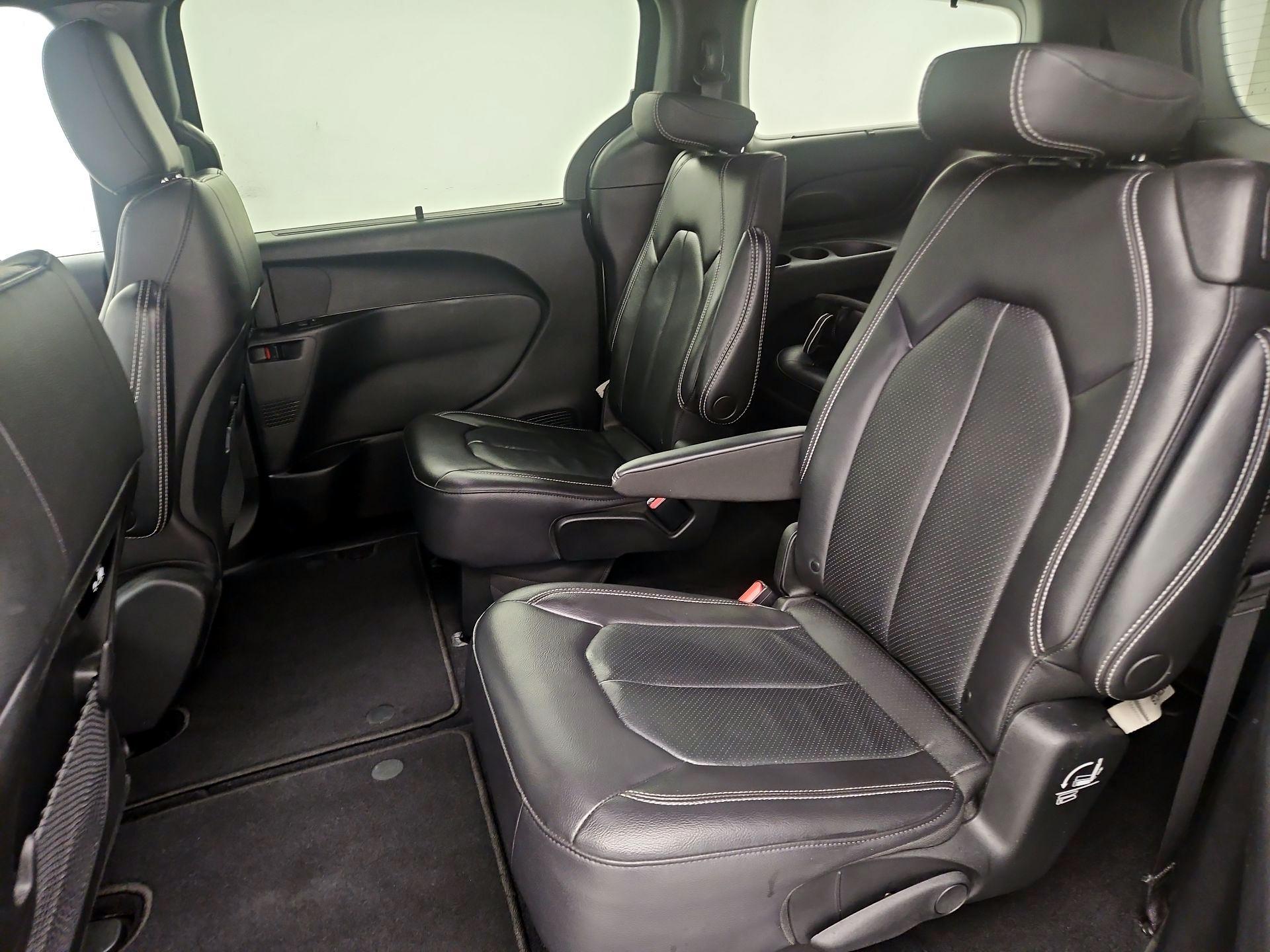 Thumbnail: 2021 Chrysler Pacifica - 20