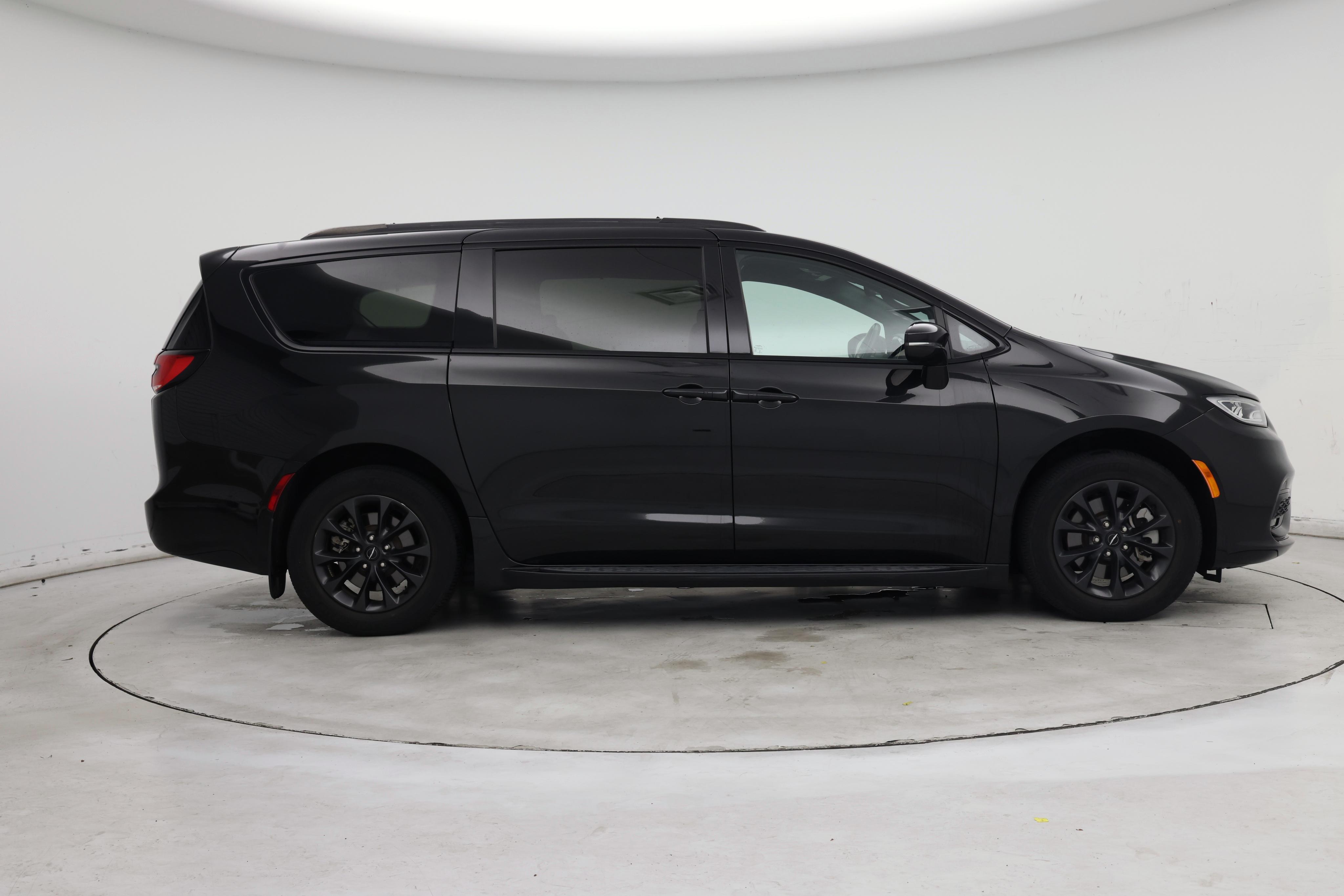 Thumbnail: 2021 Chrysler Pacifica - 7