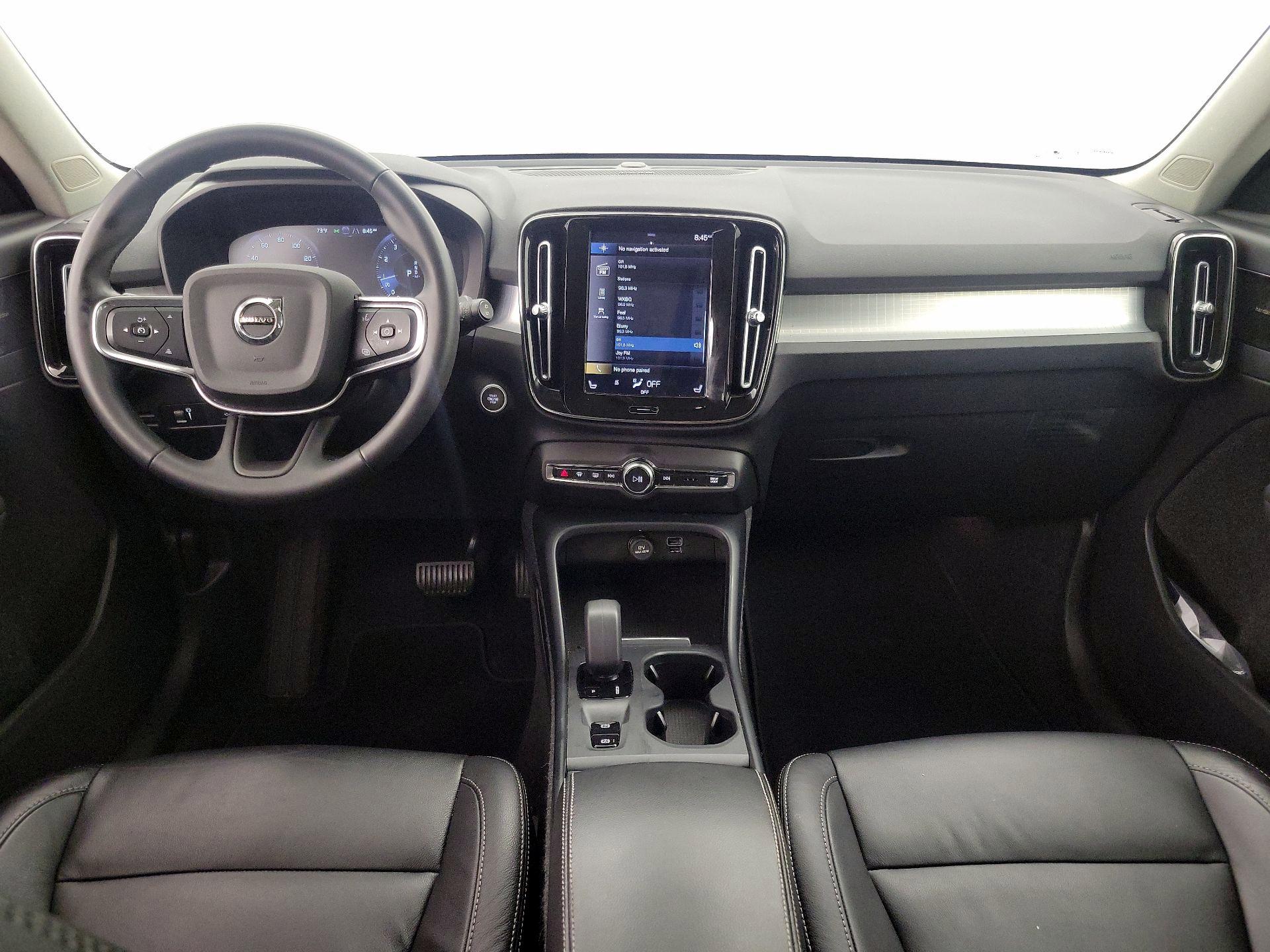 Thumbnail: 2022 Volvo XC40 - 9