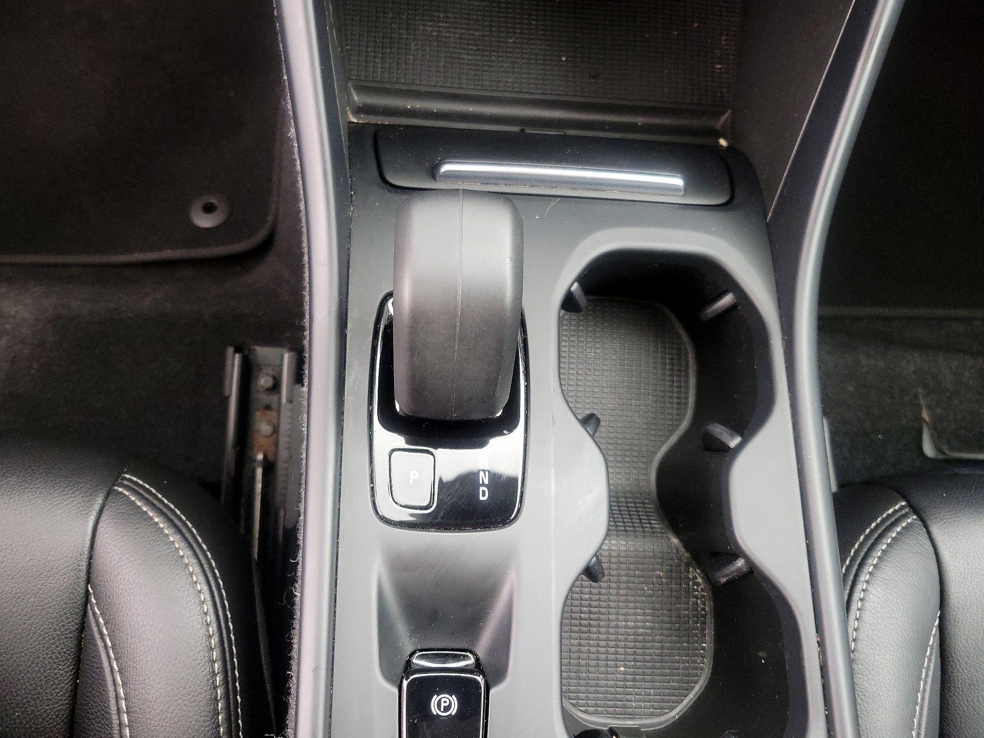 Thumbnail: 2022 Volvo XC40 - 17