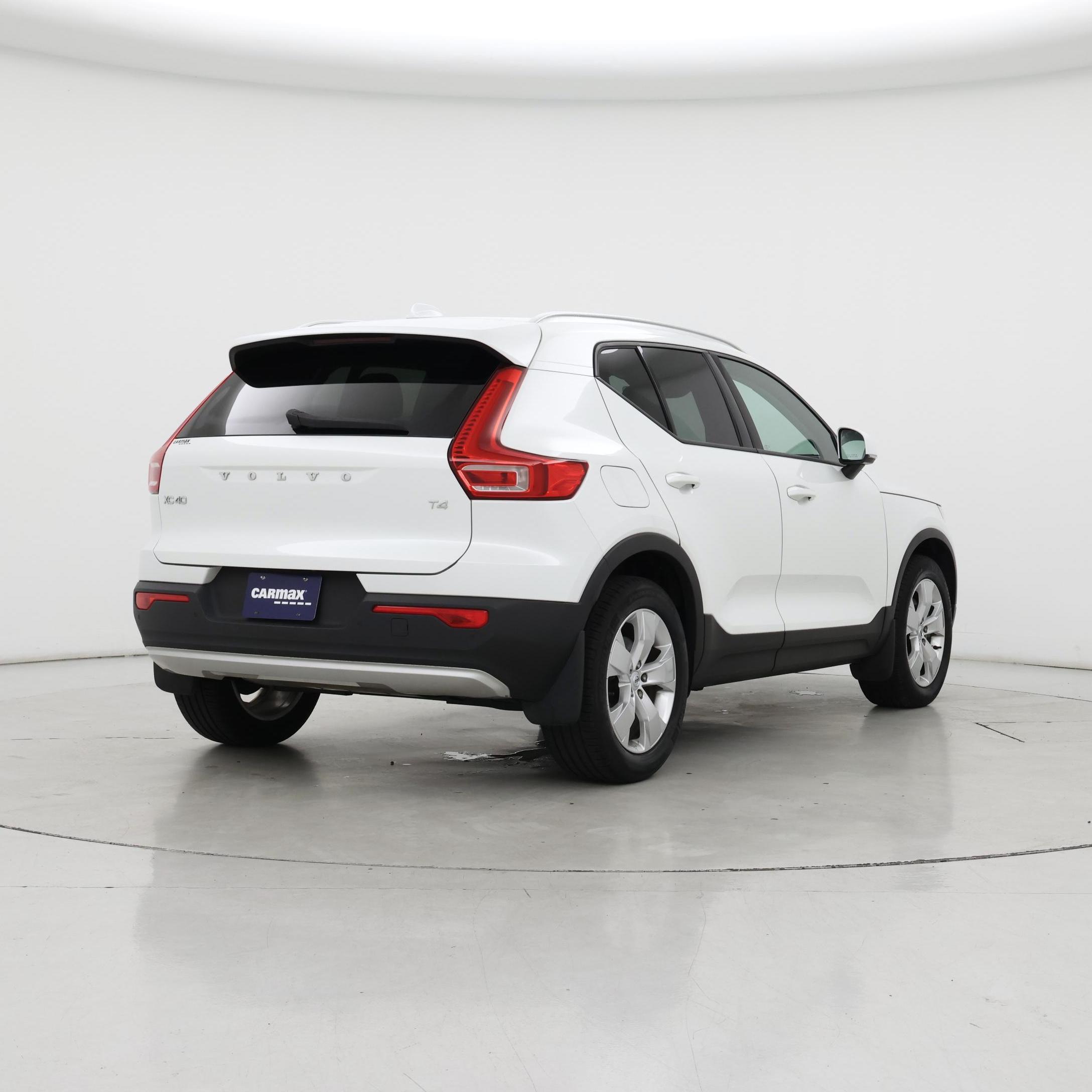 Thumbnail: 2022 Volvo XC40 - 8