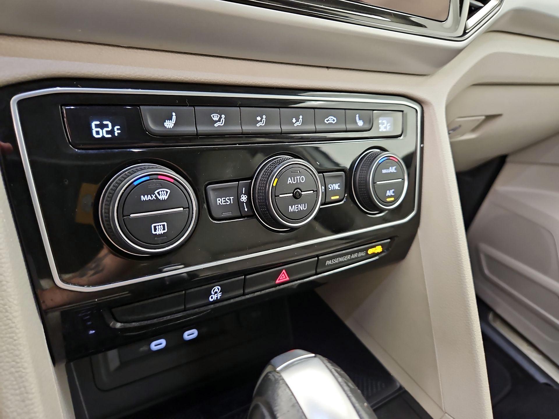 Thumbnail: 2022 Volkswagen Atlas - 16