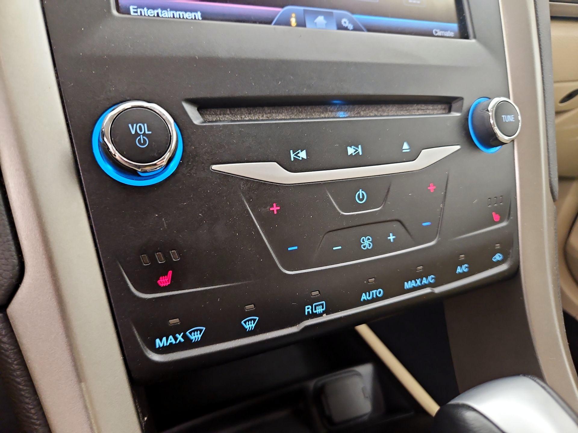 Thumbnail: 2014 Ford Fusion - 17