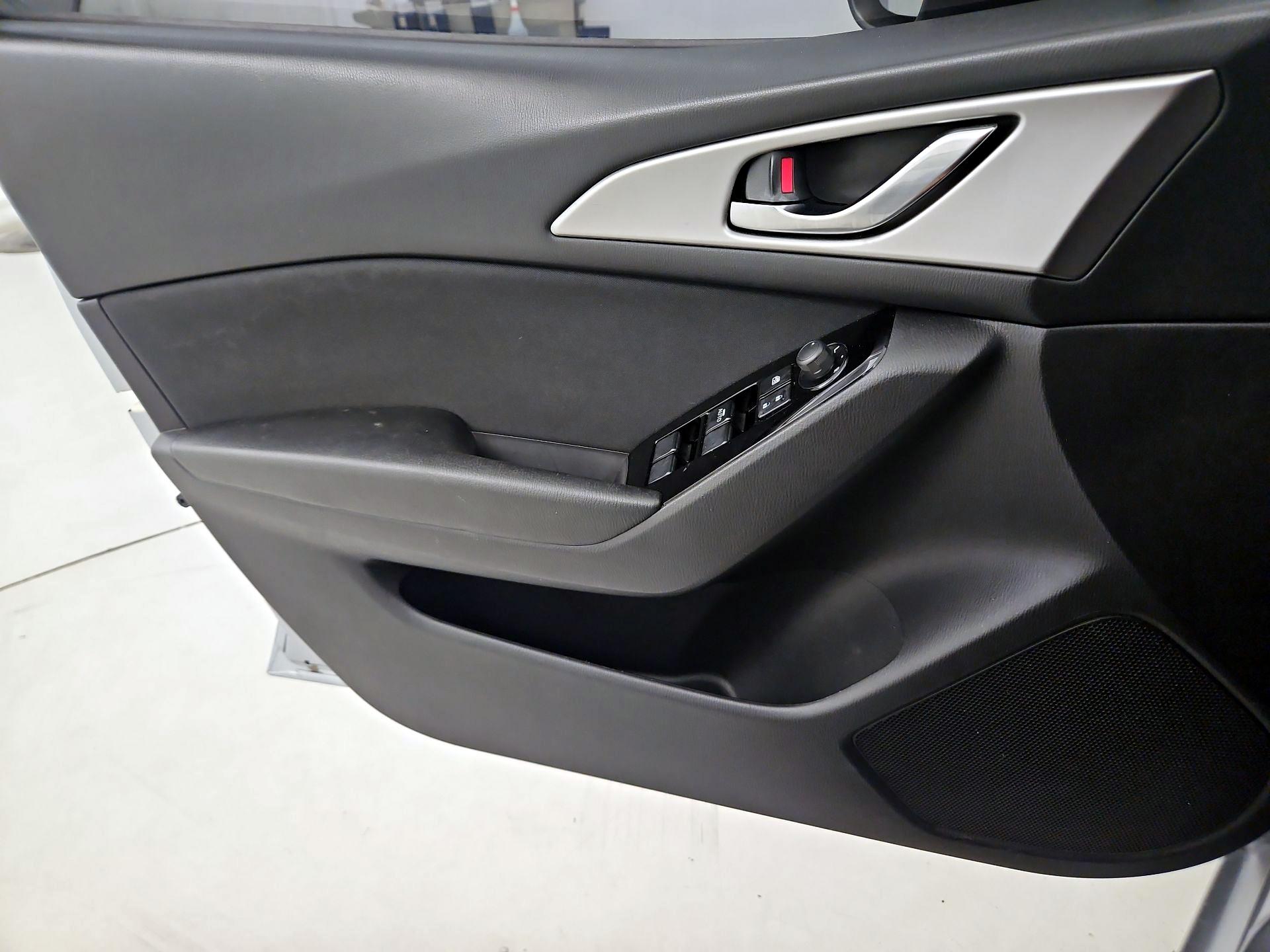 Thumbnail: 2018 Mazda Mazda3 - 12