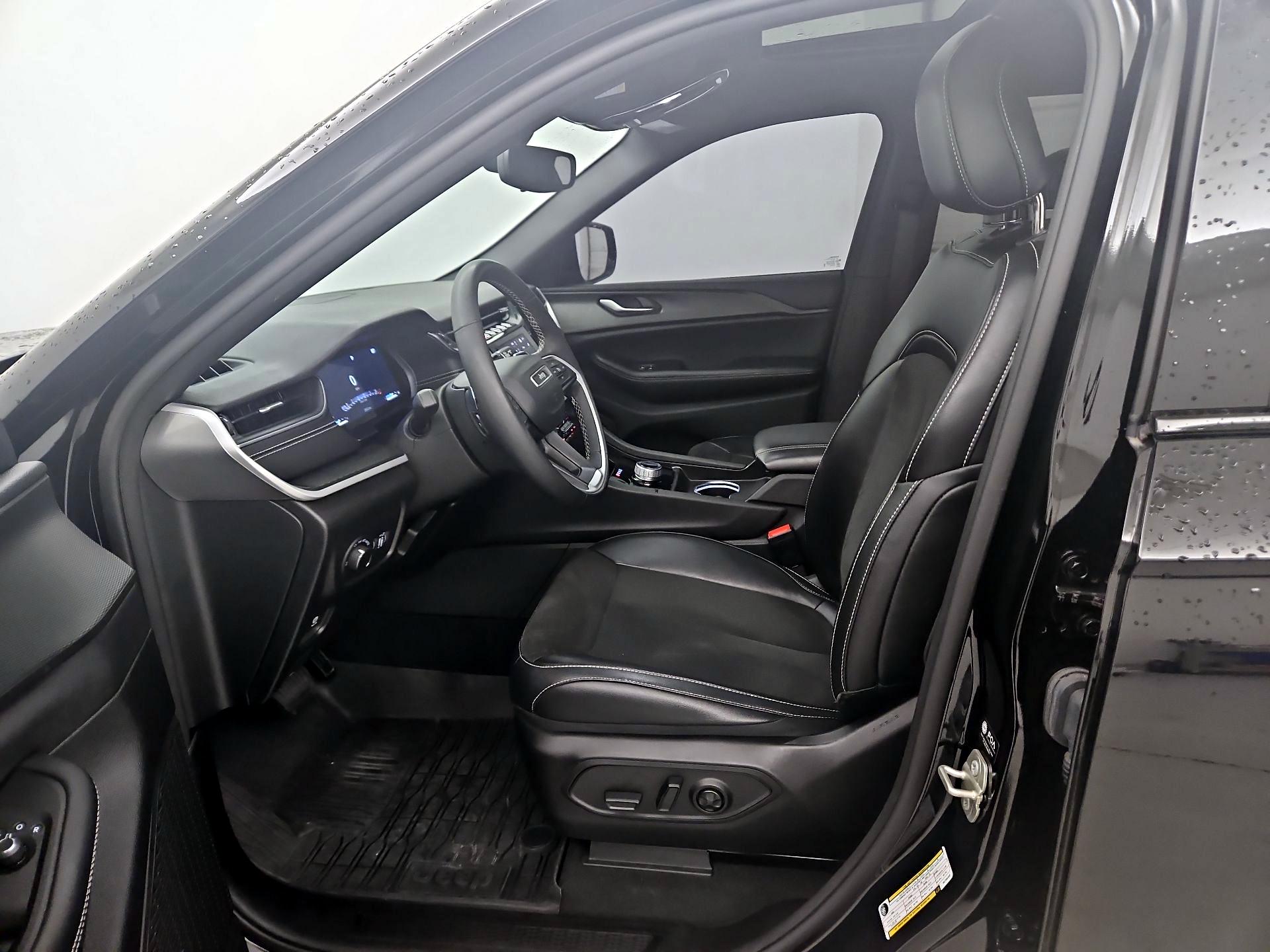 Thumbnail: 2024 Jeep Grand Cherokee - 11