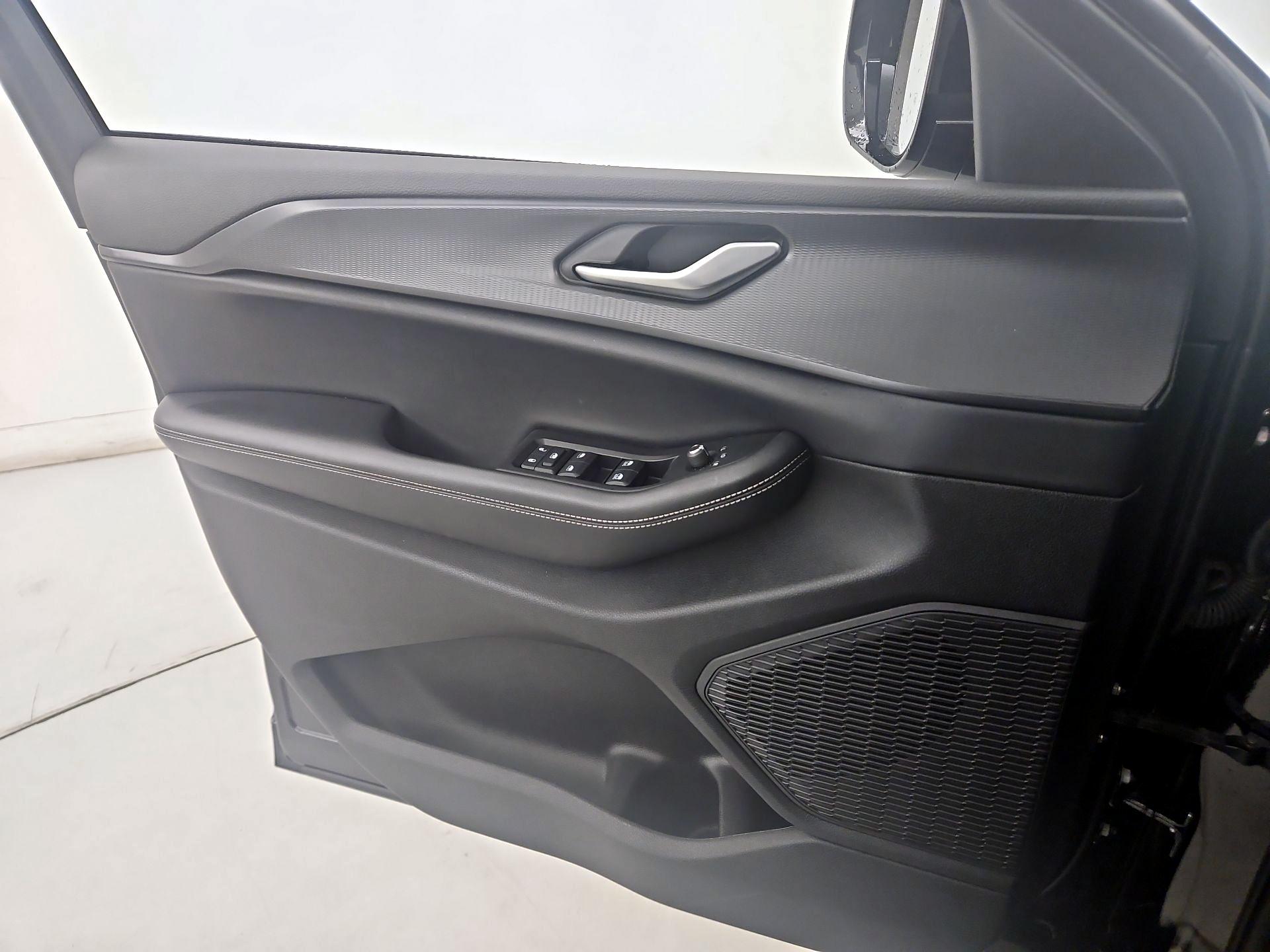 Thumbnail: 2024 Jeep Grand Cherokee - 12