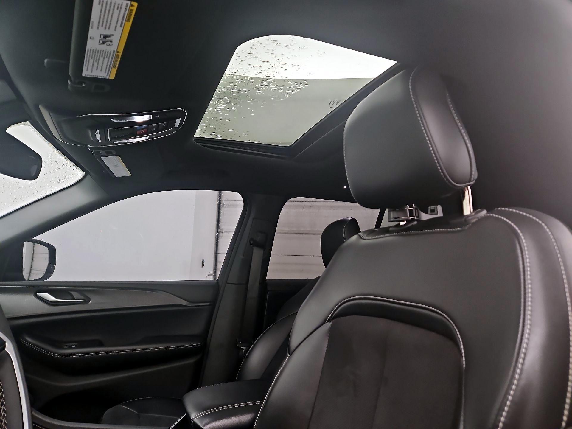 Thumbnail: 2024 Jeep Grand Cherokee - 19