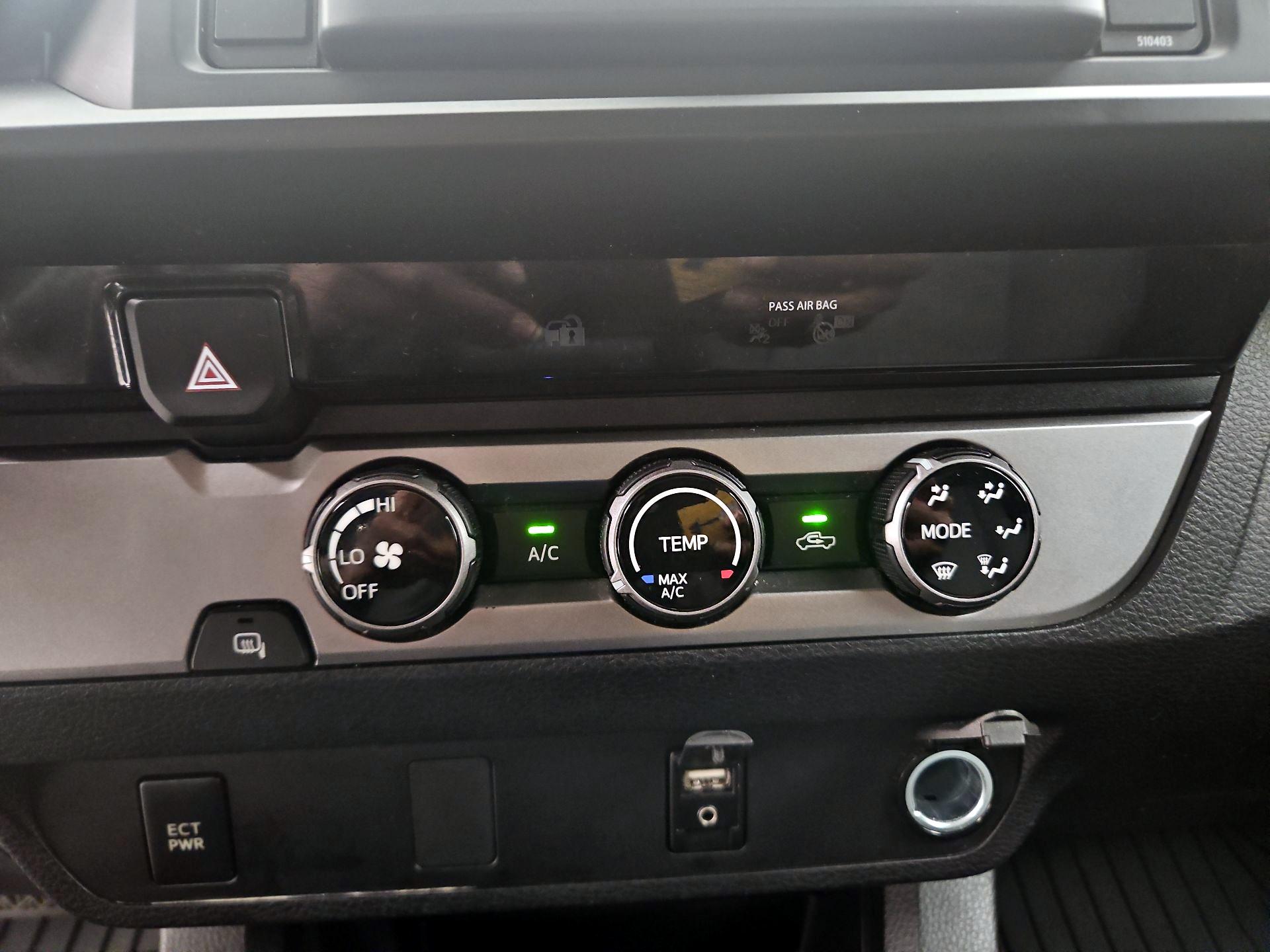 Thumbnail: 2018 Toyota Tacoma - 16