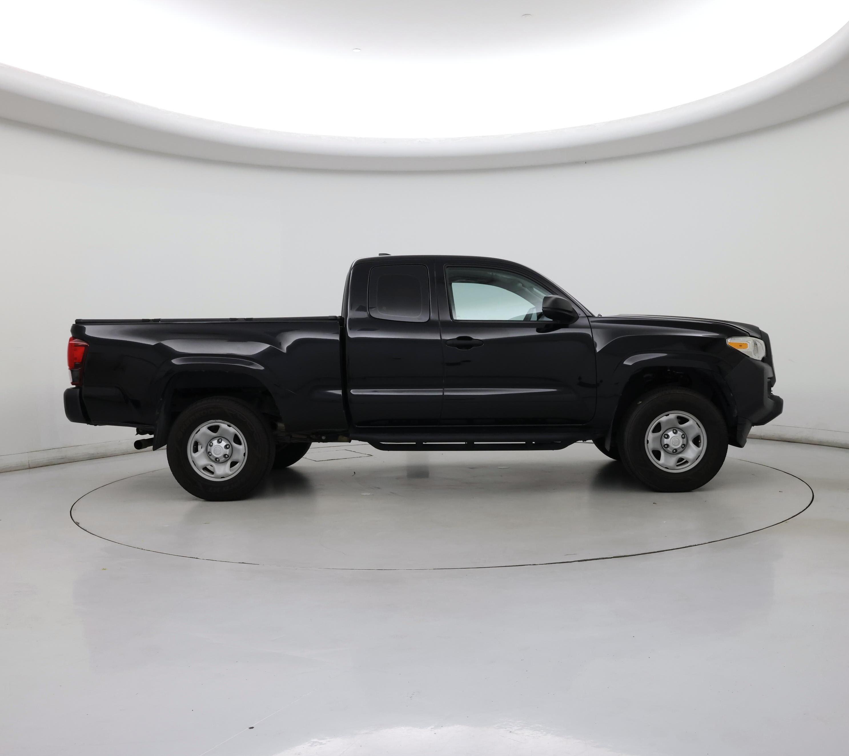 Thumbnail: 2018 Toyota Tacoma - 7