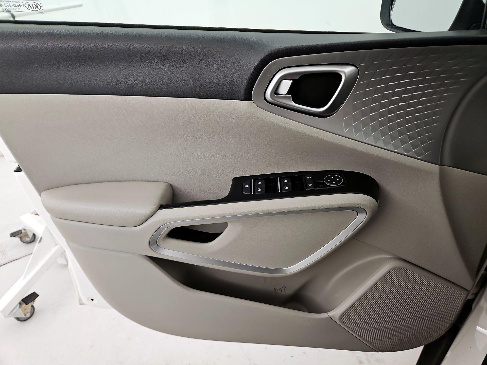 Thumbnail: 2020 Kia Soul - 12