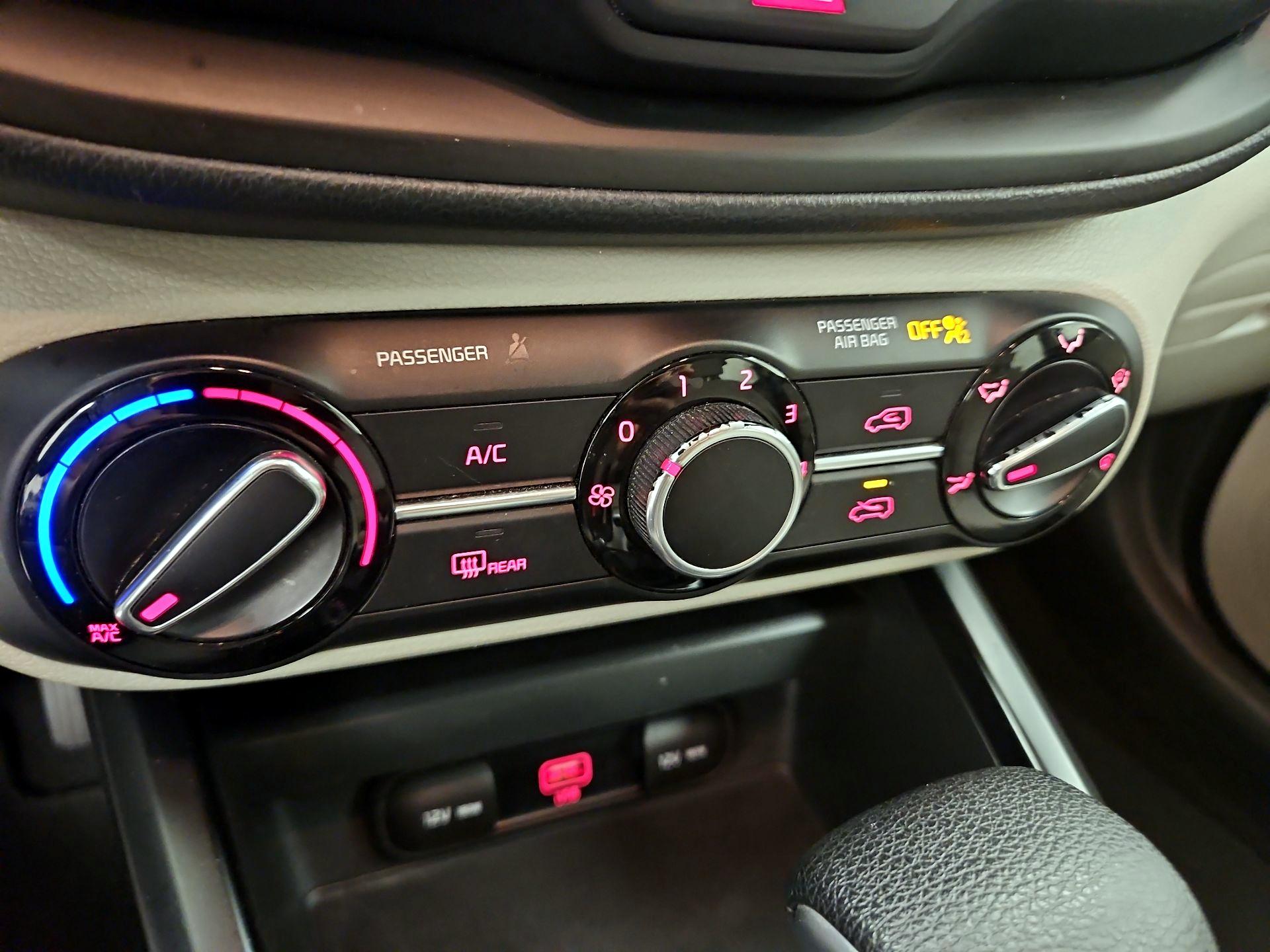 Thumbnail: 2020 Kia Soul - 16
