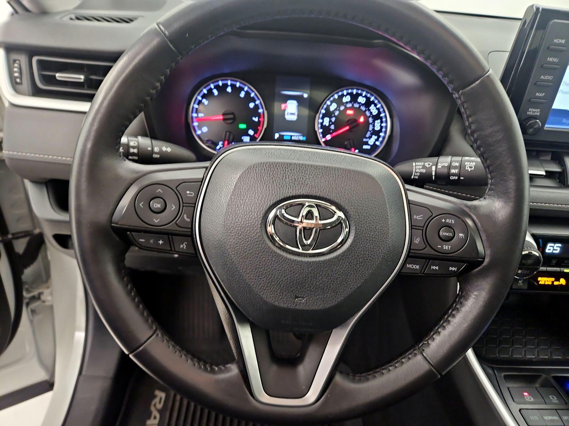 Thumbnail: 2019 Toyota RAV4 - 10