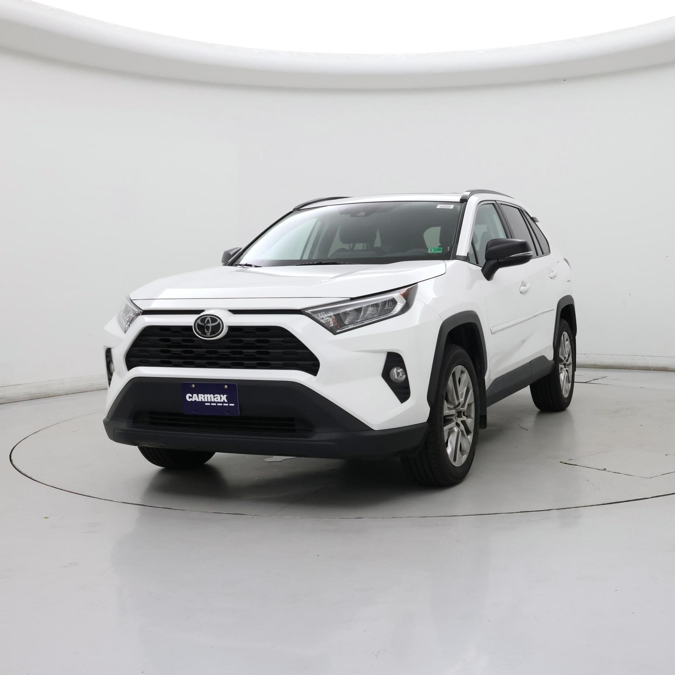Thumbnail: 2019 Toyota RAV4 - 4