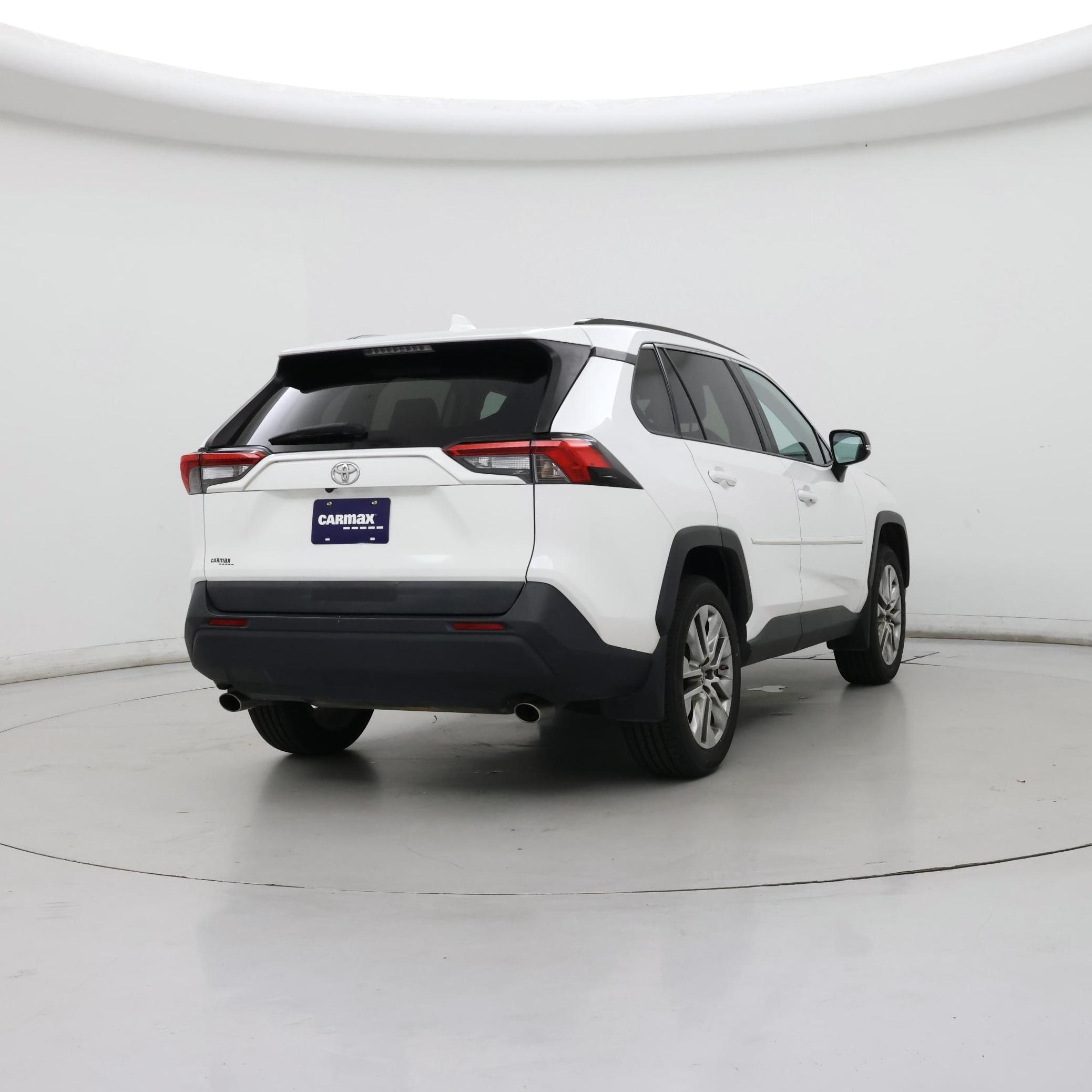 Thumbnail: 2019 Toyota RAV4 - 8