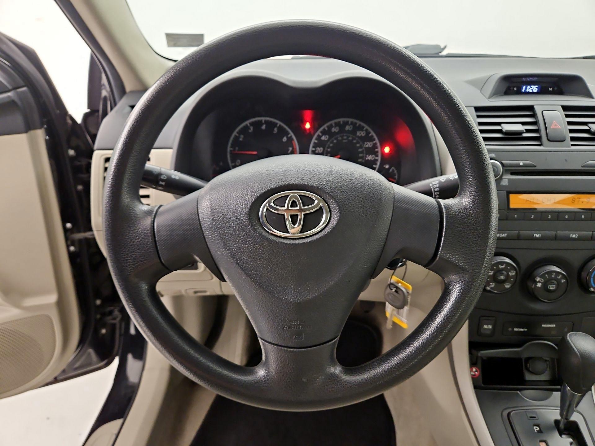 Thumbnail: 2013 Toyota Corolla - 10