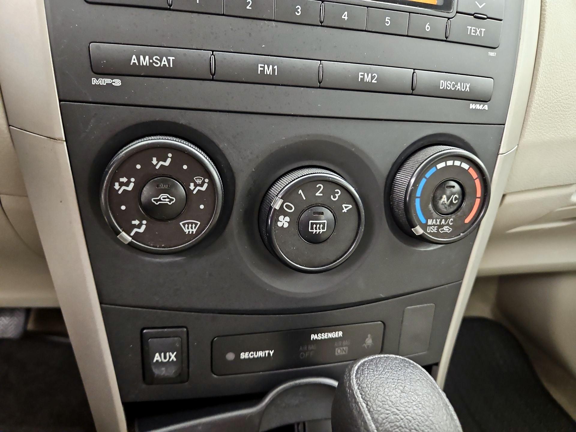 Thumbnail: 2013 Toyota Corolla - 15