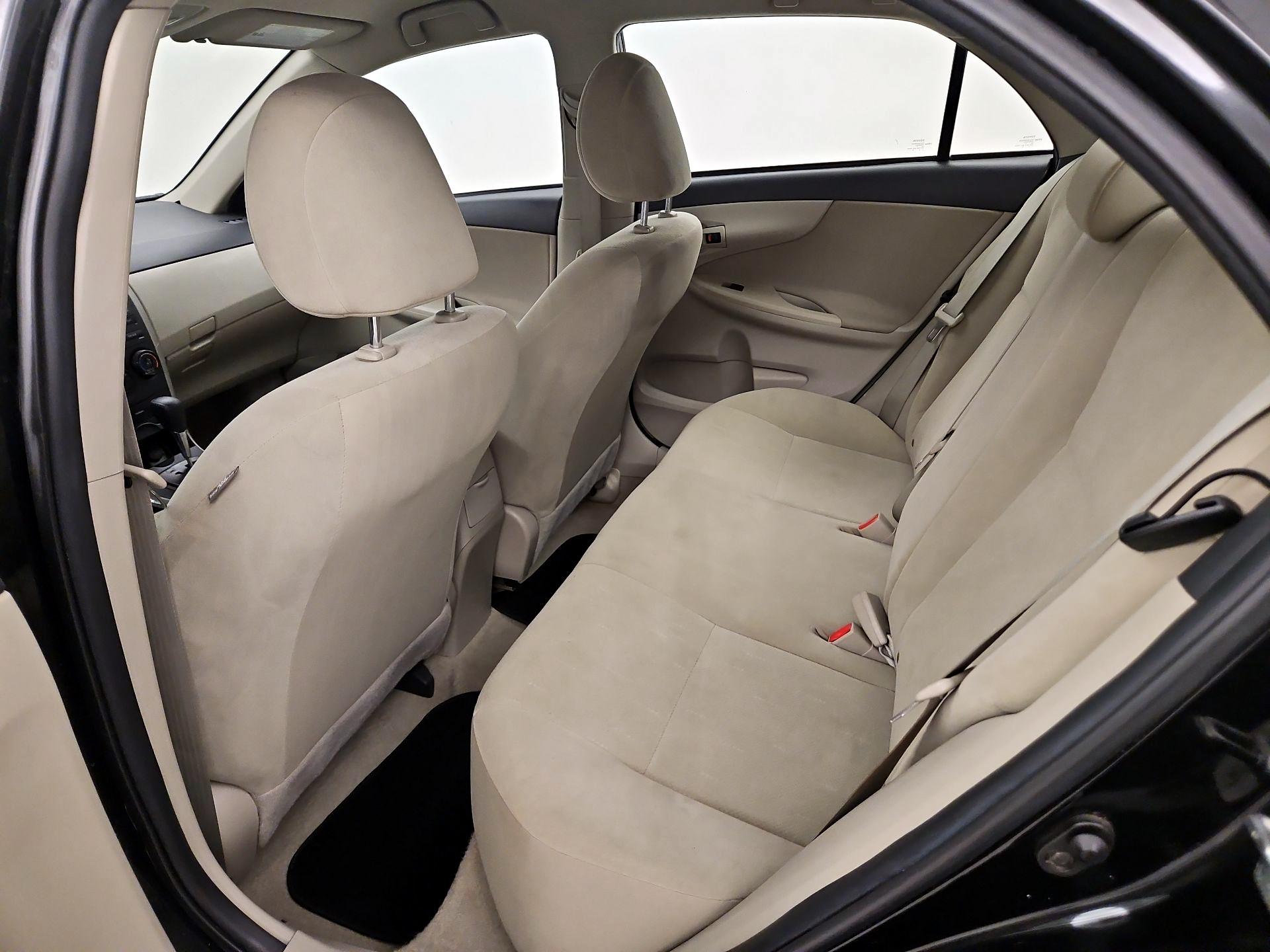 Thumbnail: 2013 Toyota Corolla - 18